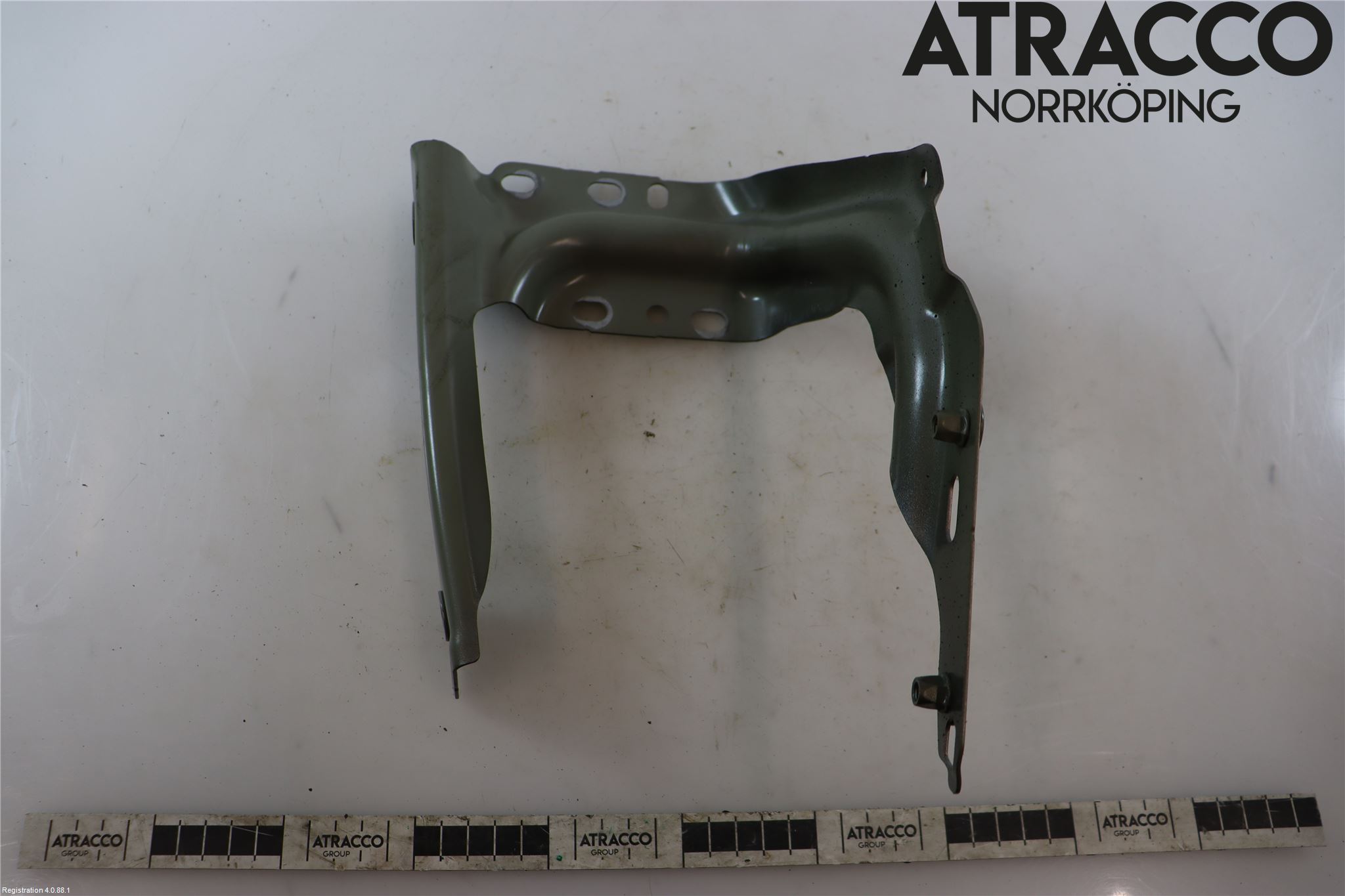 Volkswagen VW TIGUAN 16-24 Frontskjermfeste Venstre