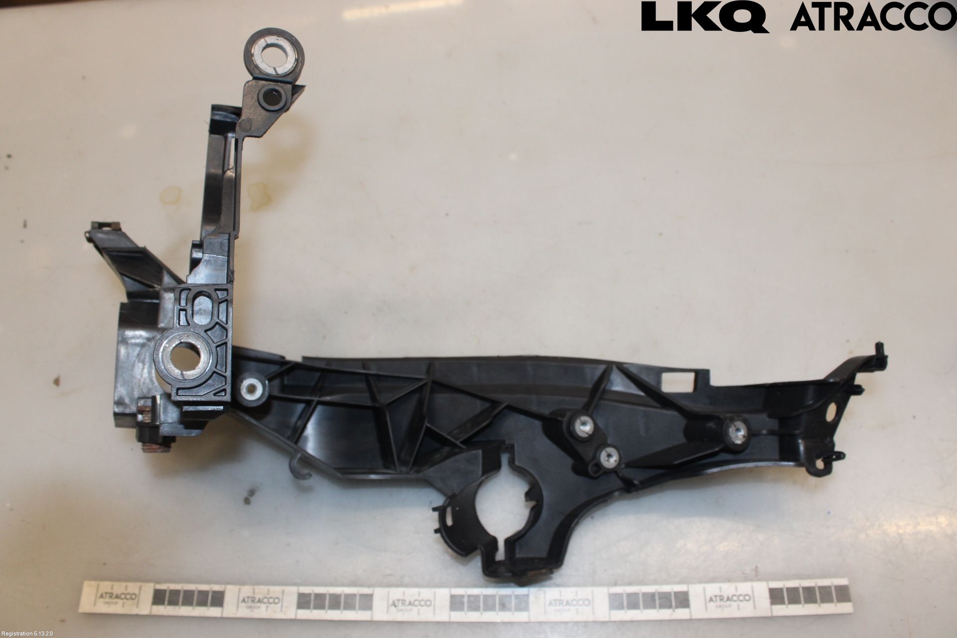 Audi A4 12-15 Frontlykt Holder-Feste
