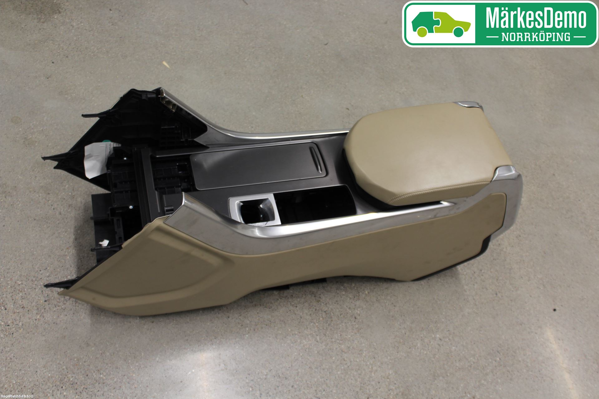Landrover RANGE ROVER SPORT (L494) 14-22 Innr Konsoll-Lomme