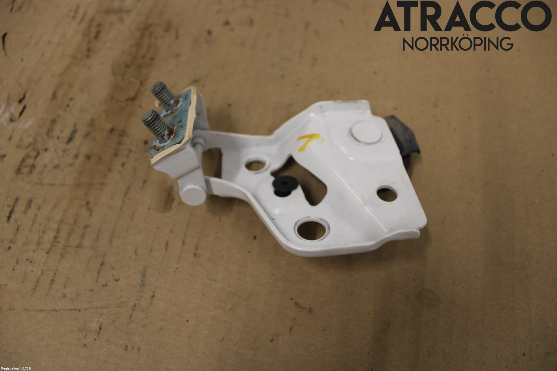 Toyota AYGO 15-21 Bakluke Hengsel Venstre