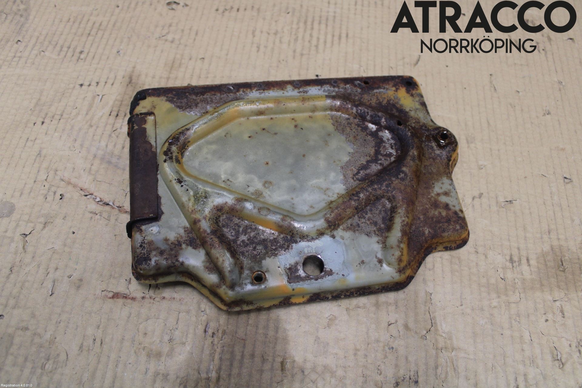 Volvo 140      67-75 Batterikasse - Feste - Holder