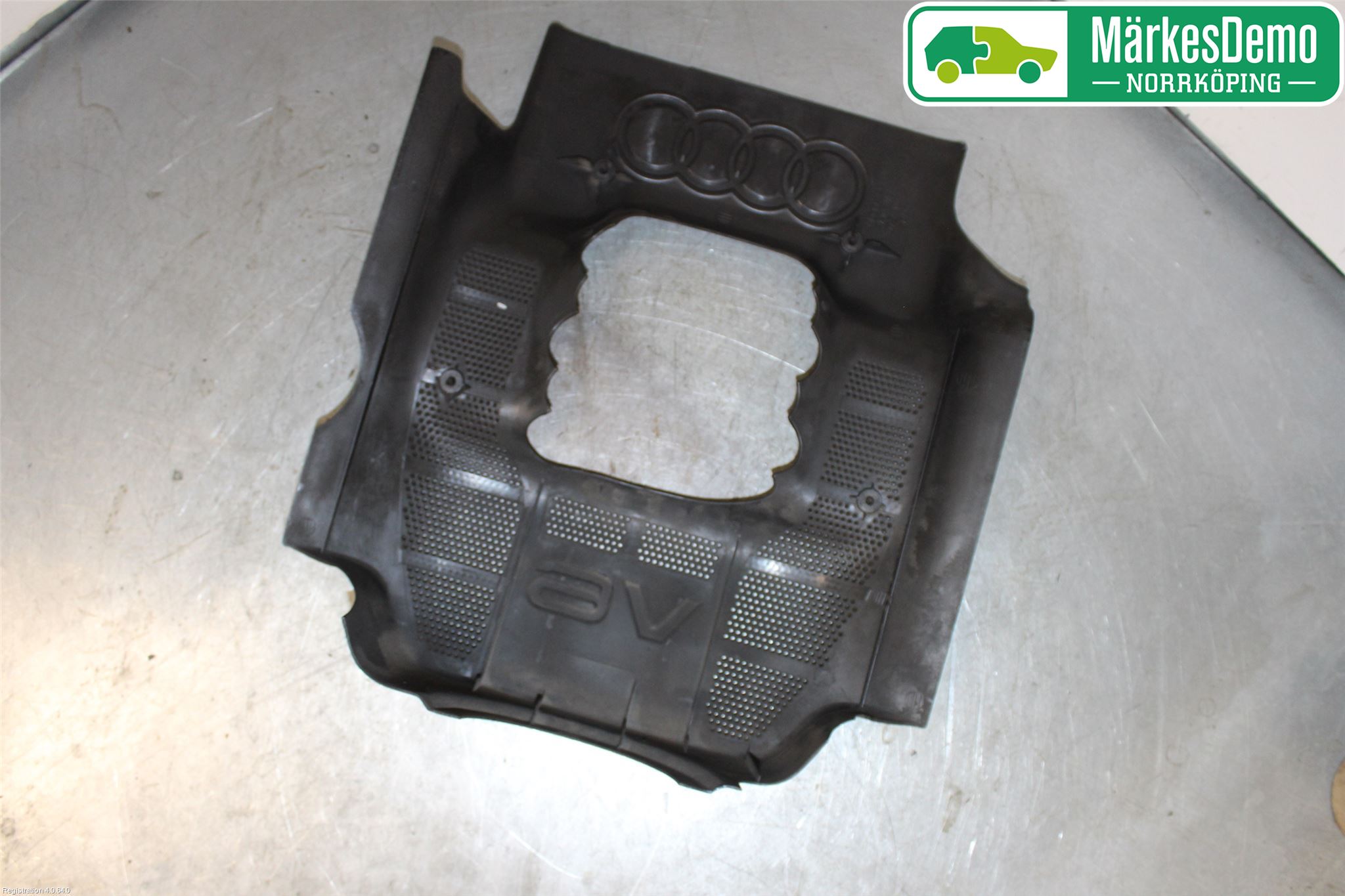 Audi A8/S8 4D 94-02 Motor Deksel Over Motor