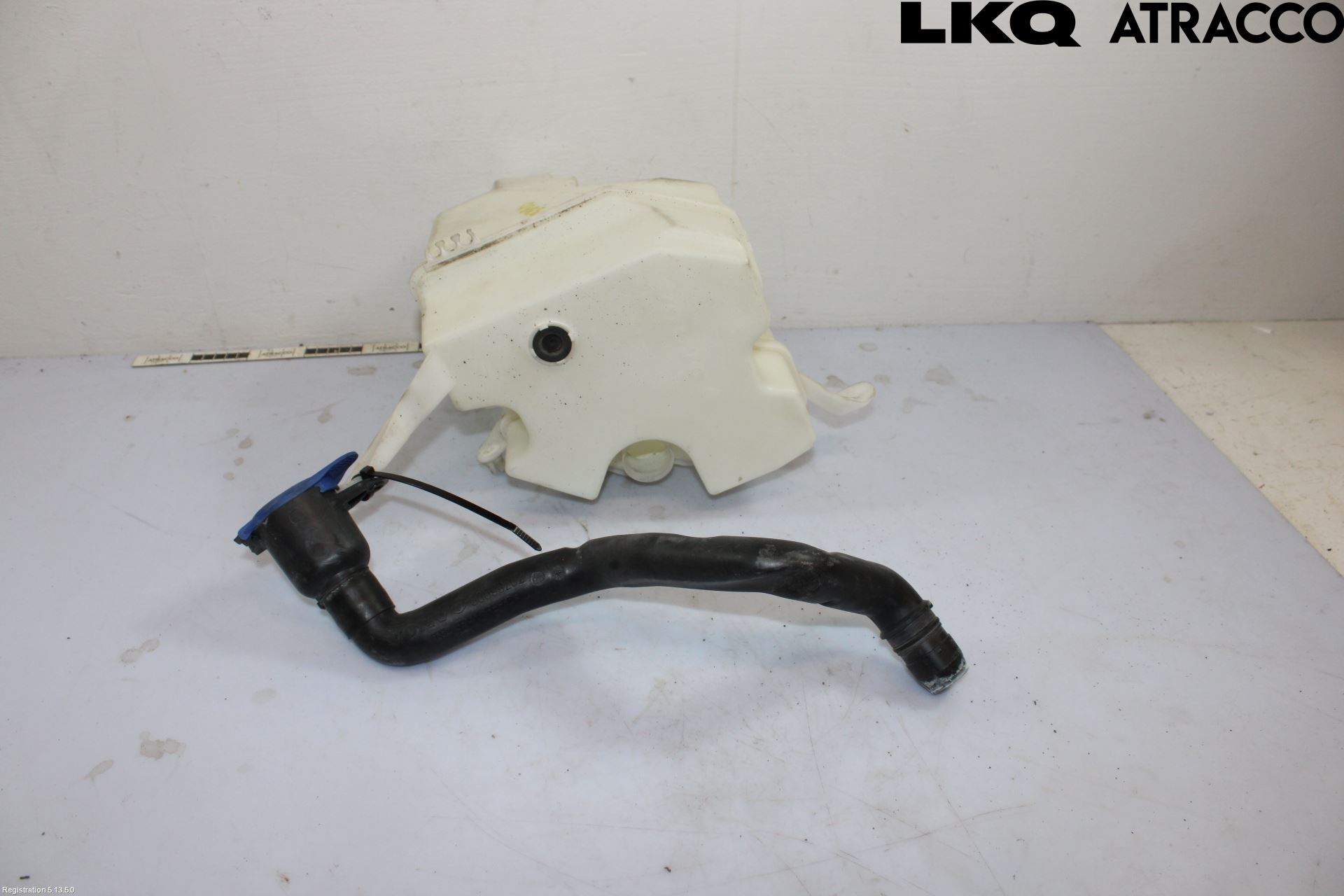 Volvo V70 08-13 Spylerbeholder Frontrute-Lykte