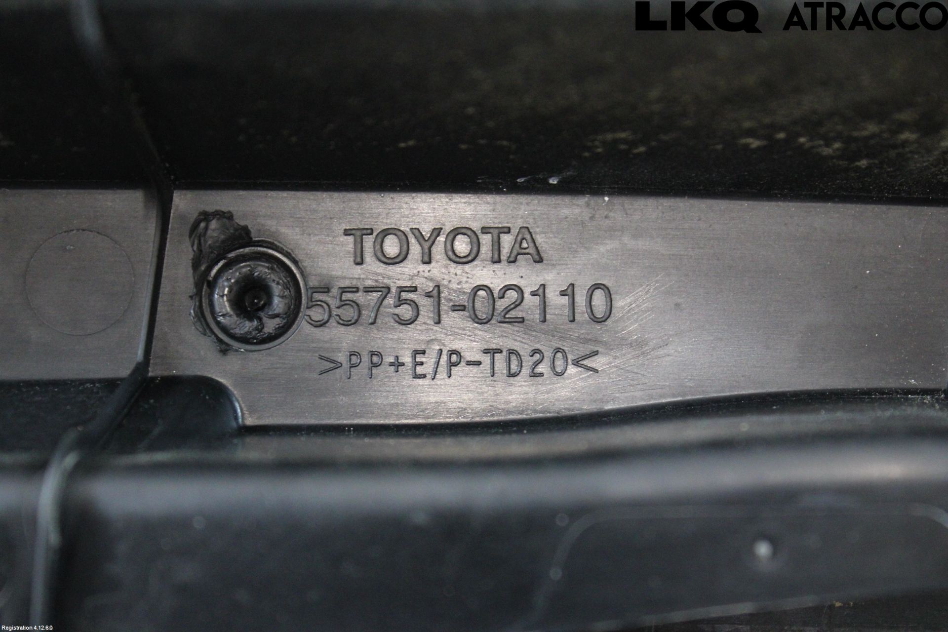 Toyota AURIS 10-12 Visker Deksel-Grill-Under Frr