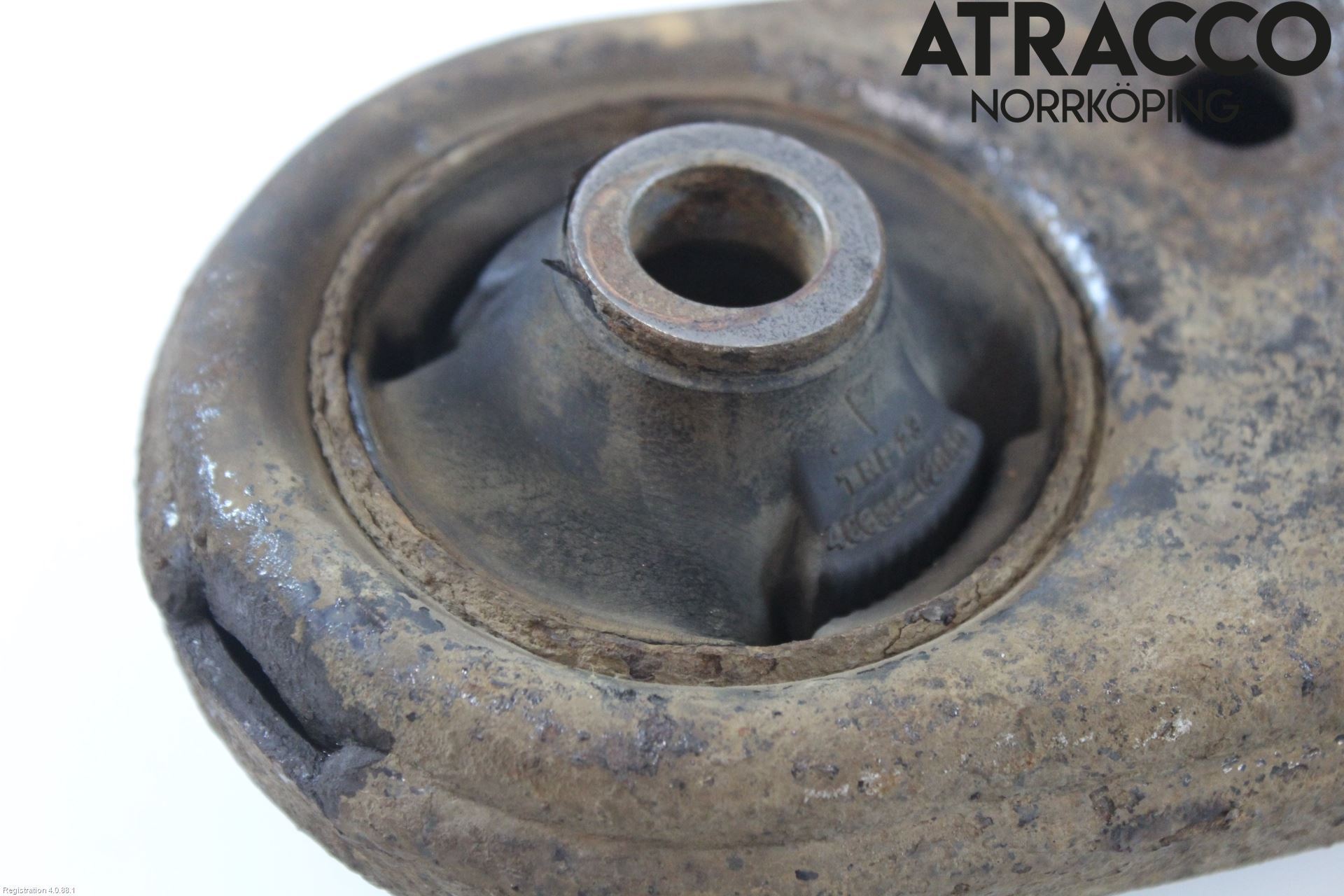 Toyota AVENSIS 09-15 Bærearm Foran Venstre Nedre