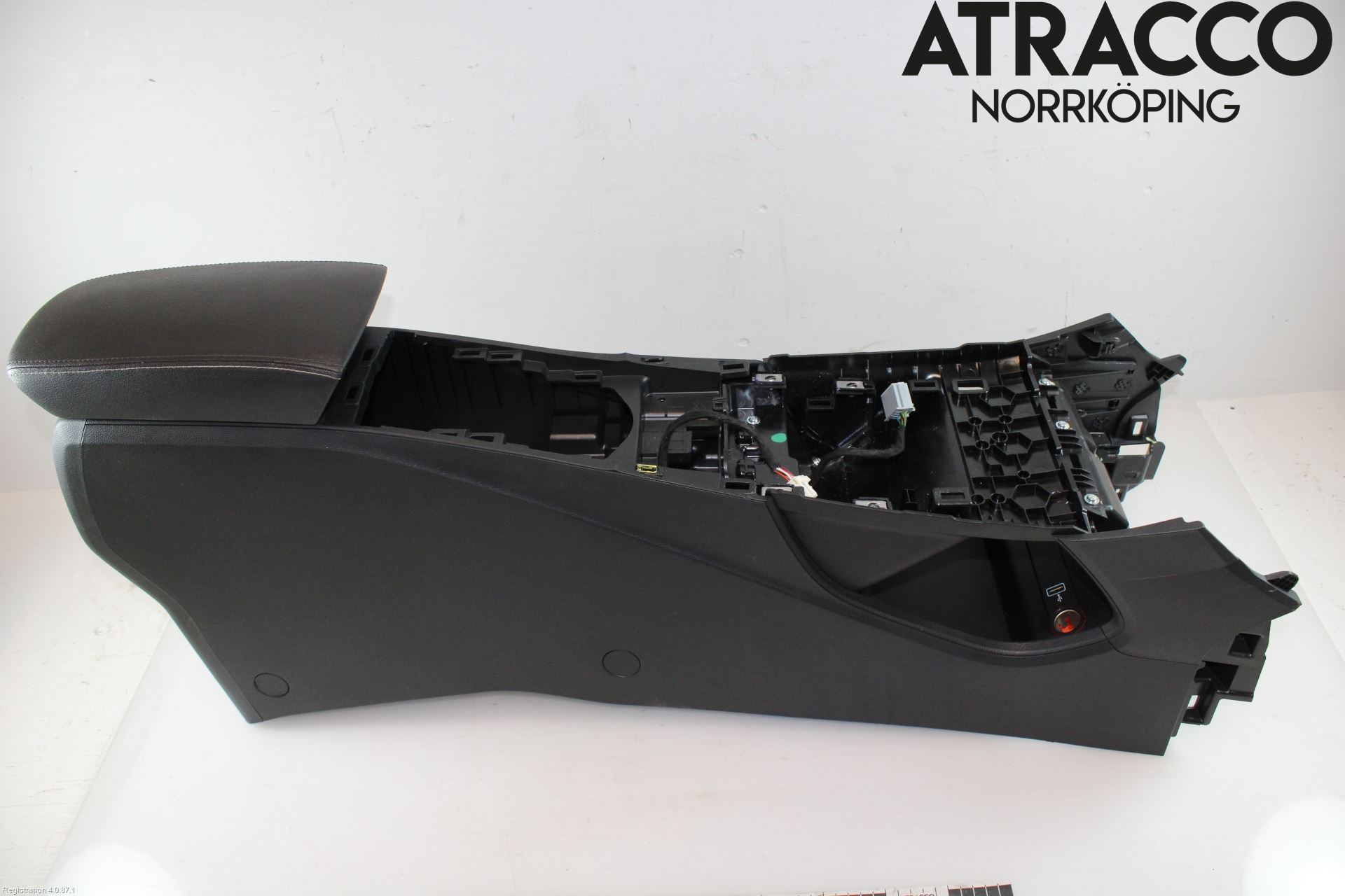 MG ZS EV 20- Instrumentkonsoll Midt