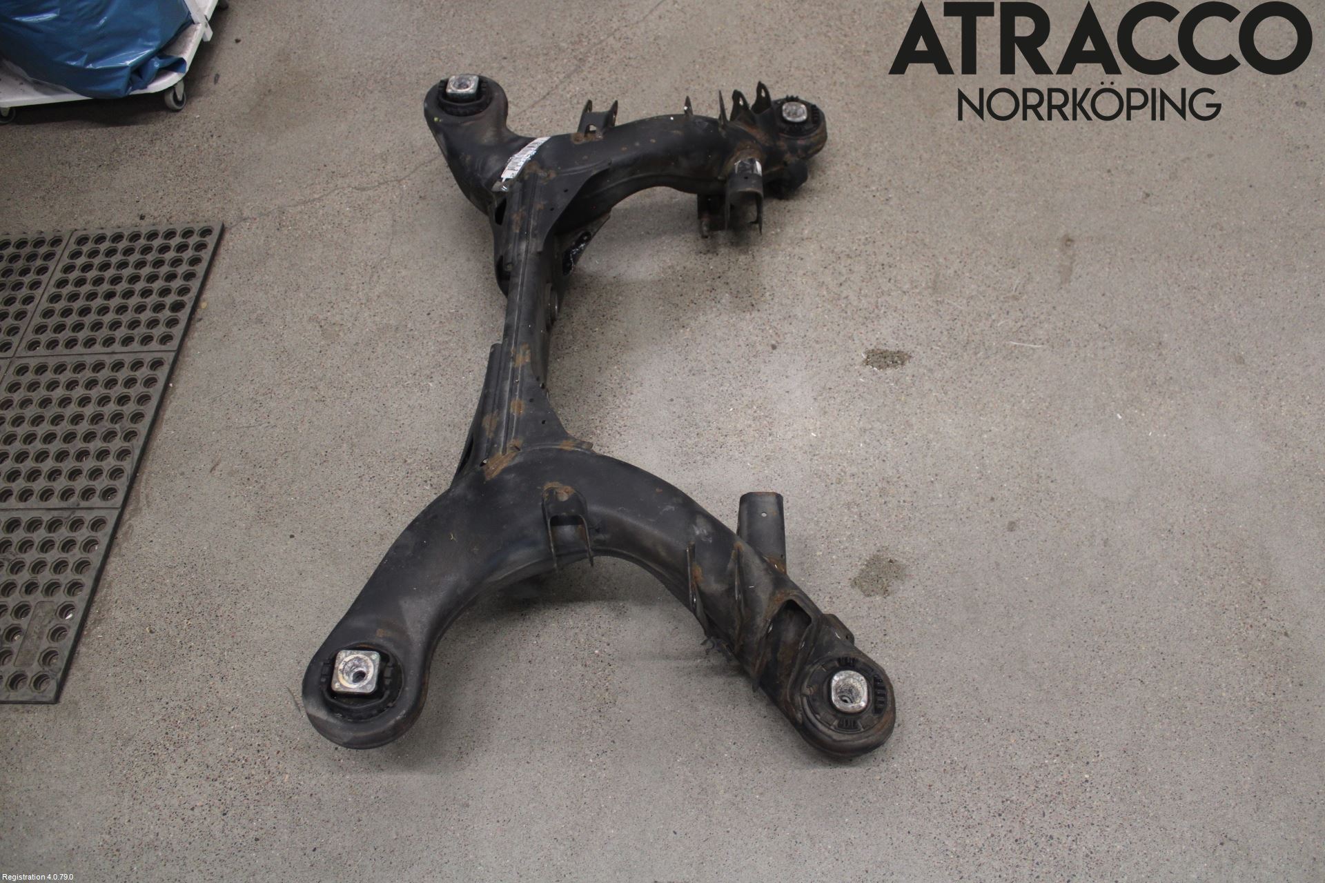 Mercedes-Benz MB CLS (C219) 03-11 Bakaksel Feste Travers-Ramme