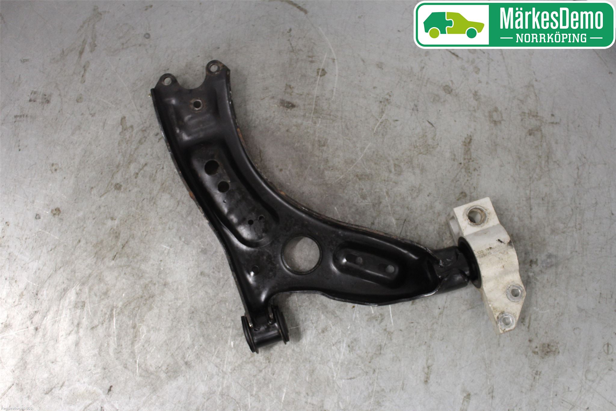 Volkswagen VW CADDY      04-10 Bærearm Foran Venstre Nedre