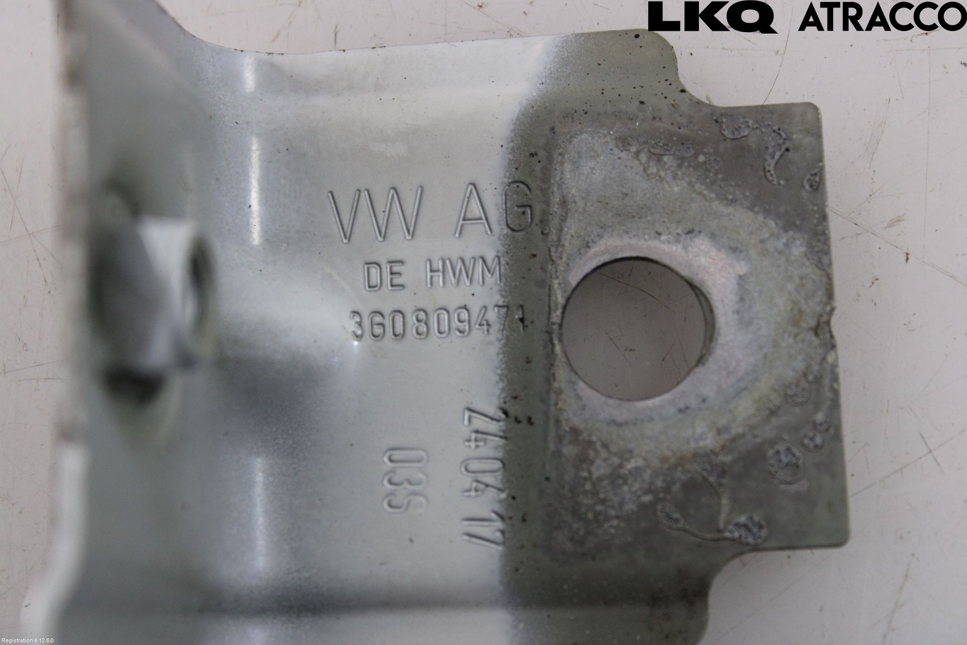 Volkswagen VW PASSAT 15-19 Frontskjermfeste Venstre