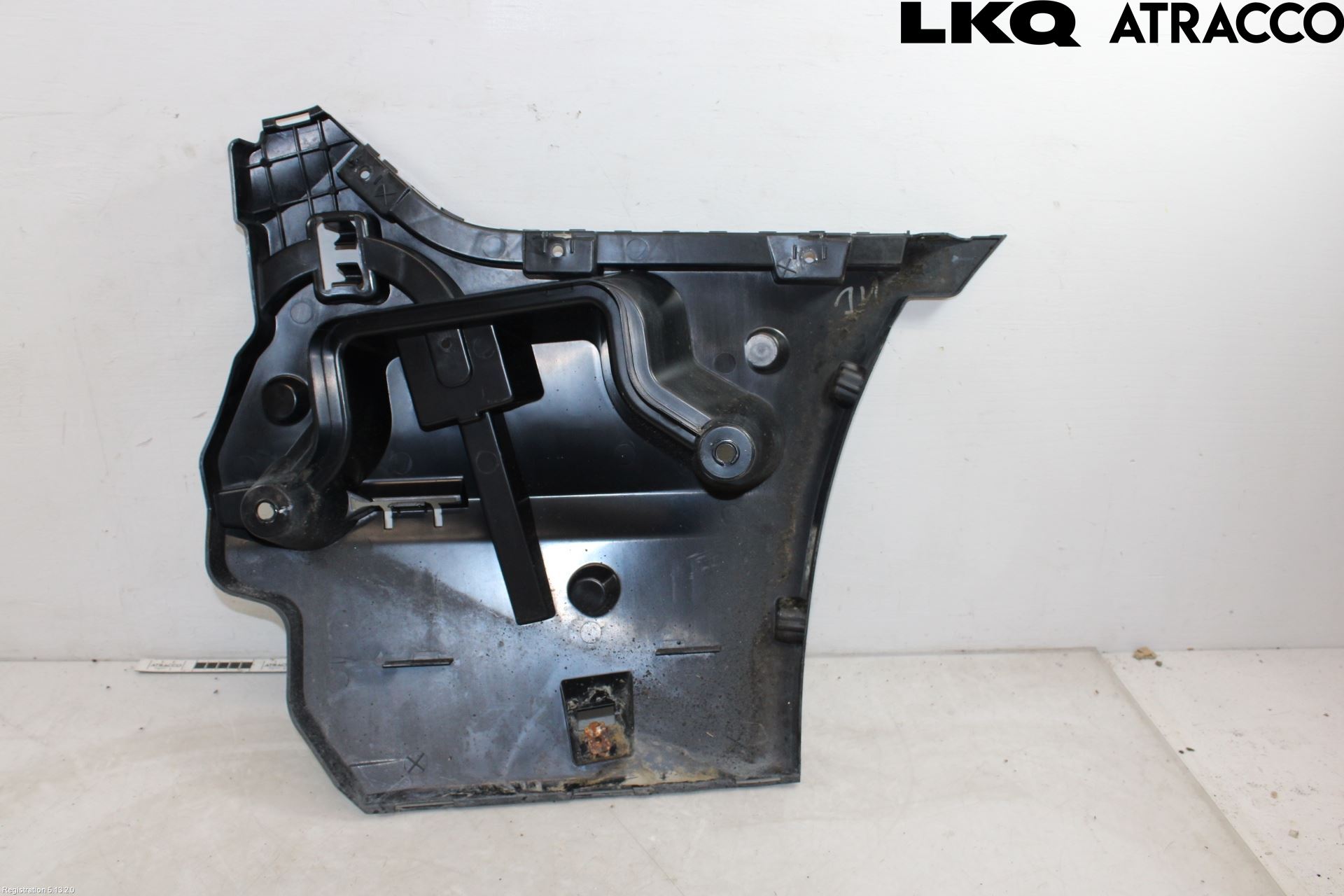 BMW 5 F10/F11/F18 09-17 Støtfangerfeste Bak Venstre