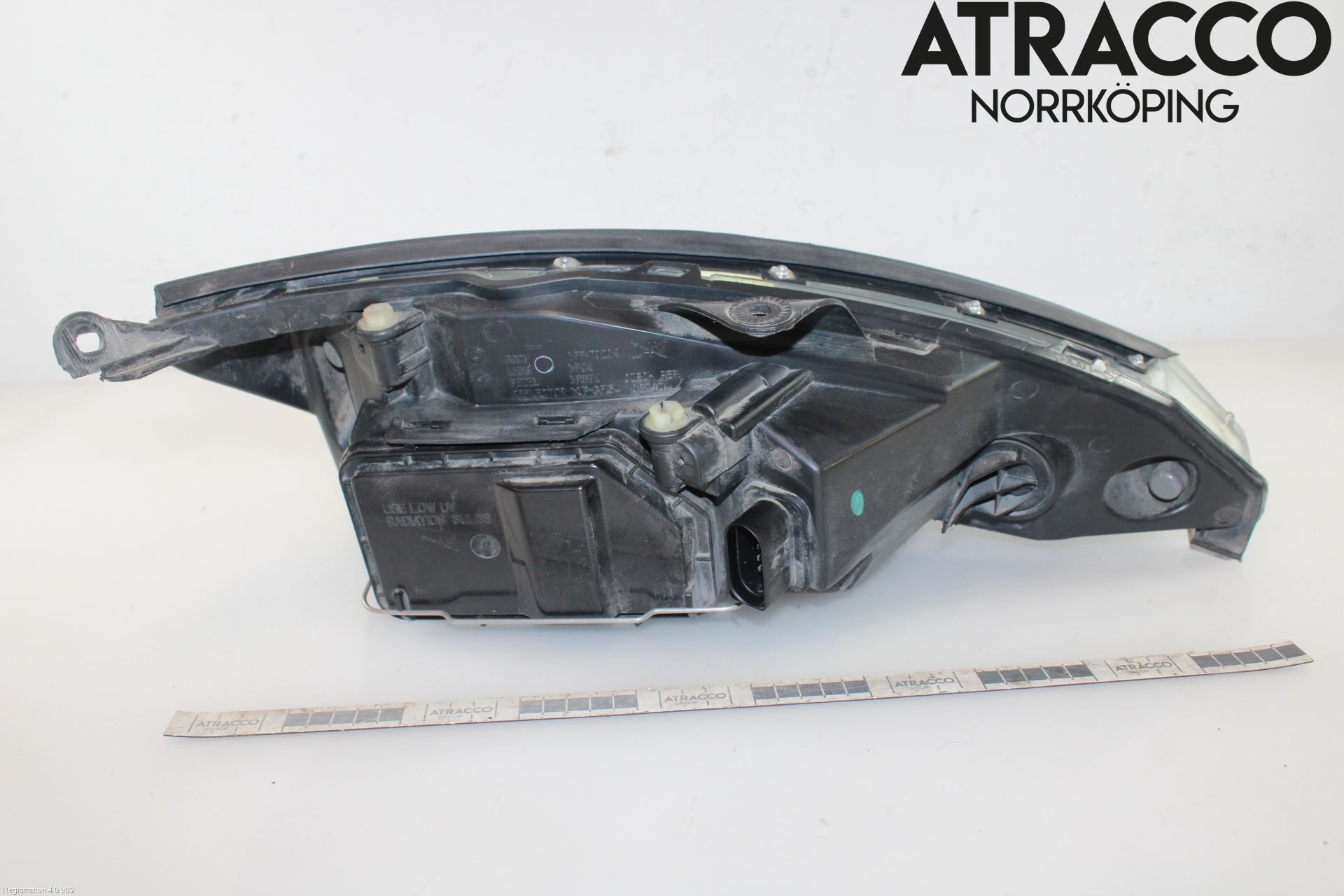 Ford FOCUS     04-07 Frontlykt Venstre