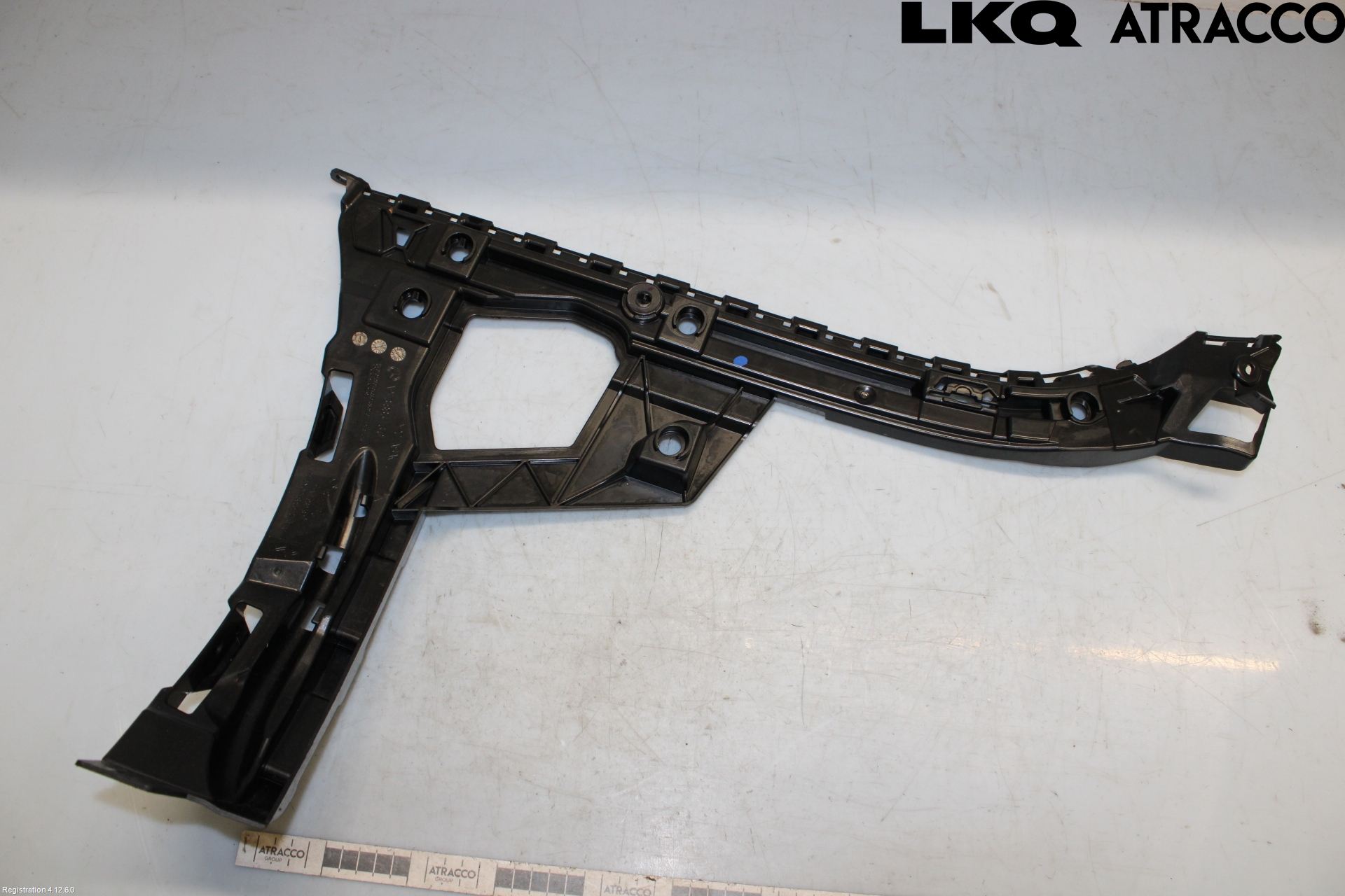 Mercedes-Benz MB E-KLASS (W213) 16-23 Støtfangerfeste Bak Høyre