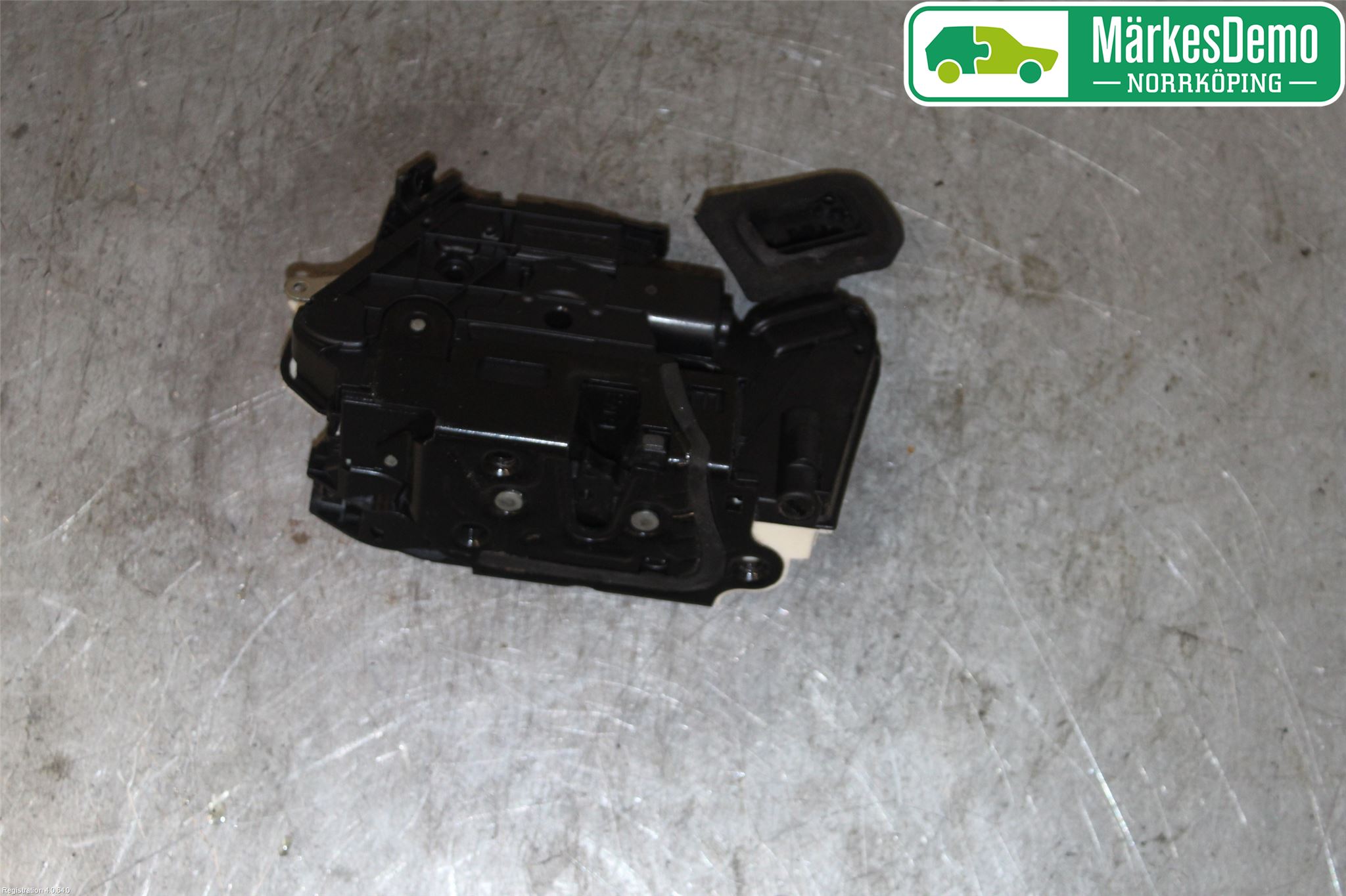 Volkswagen VW GOLF VI 09-13 Dørlås - Låsekasse