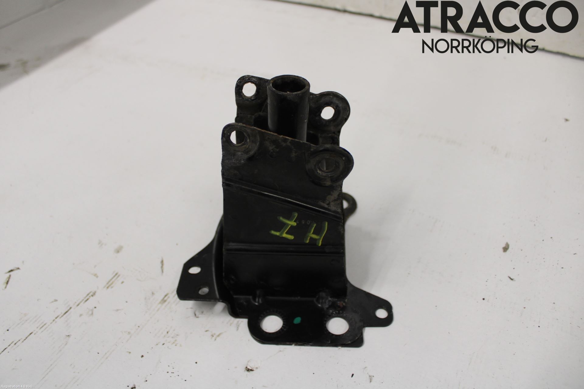 Audi A3/S3 05-13 Støtfanger Foran Feste