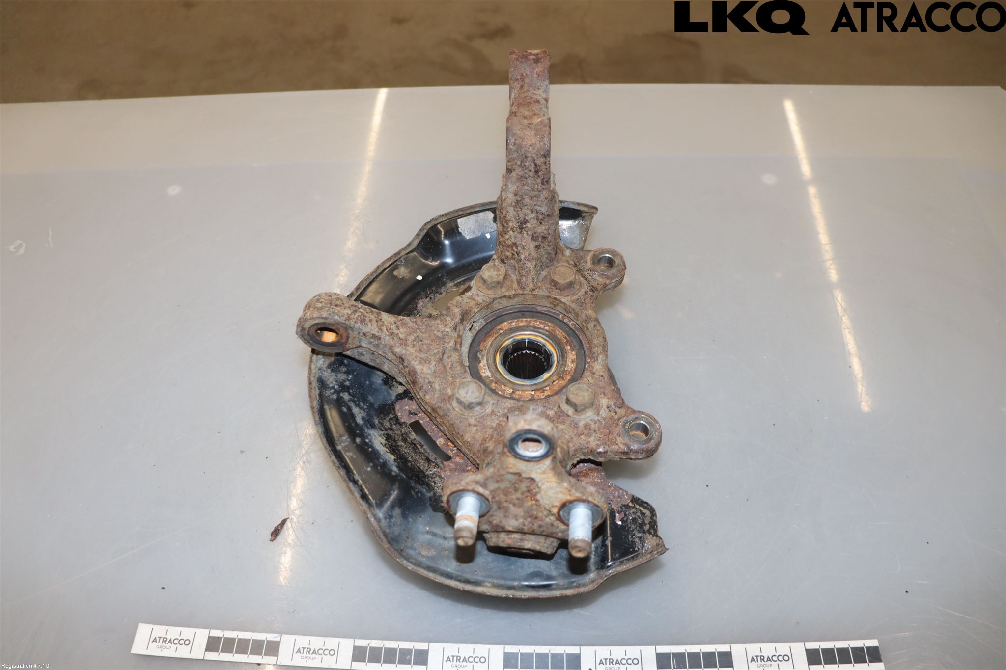 Toyota PRIUS+ ZVW40 12-20 Spindel Vf