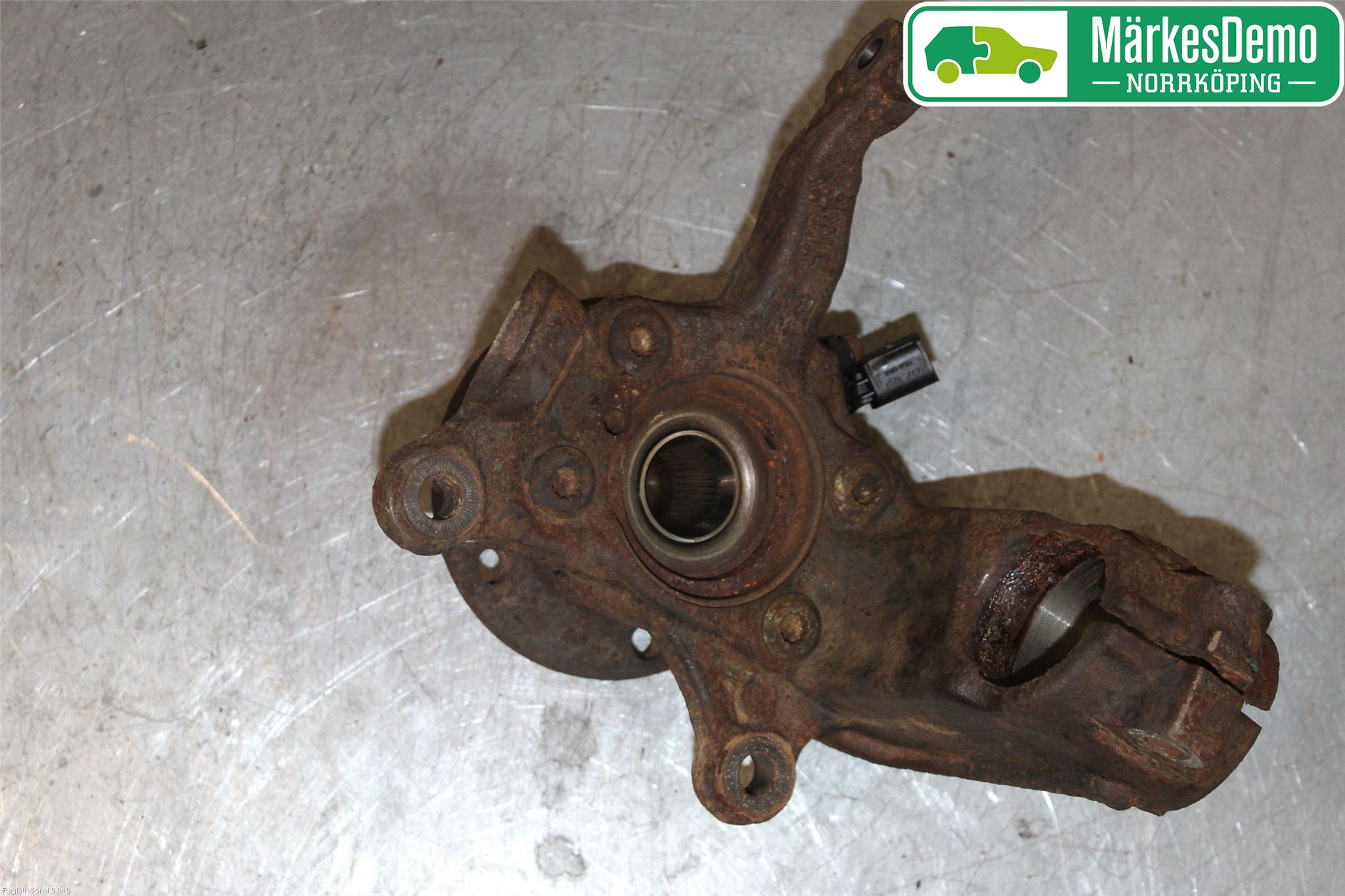 Volkswagen VW CADDY 16-20 Spindel Vf
