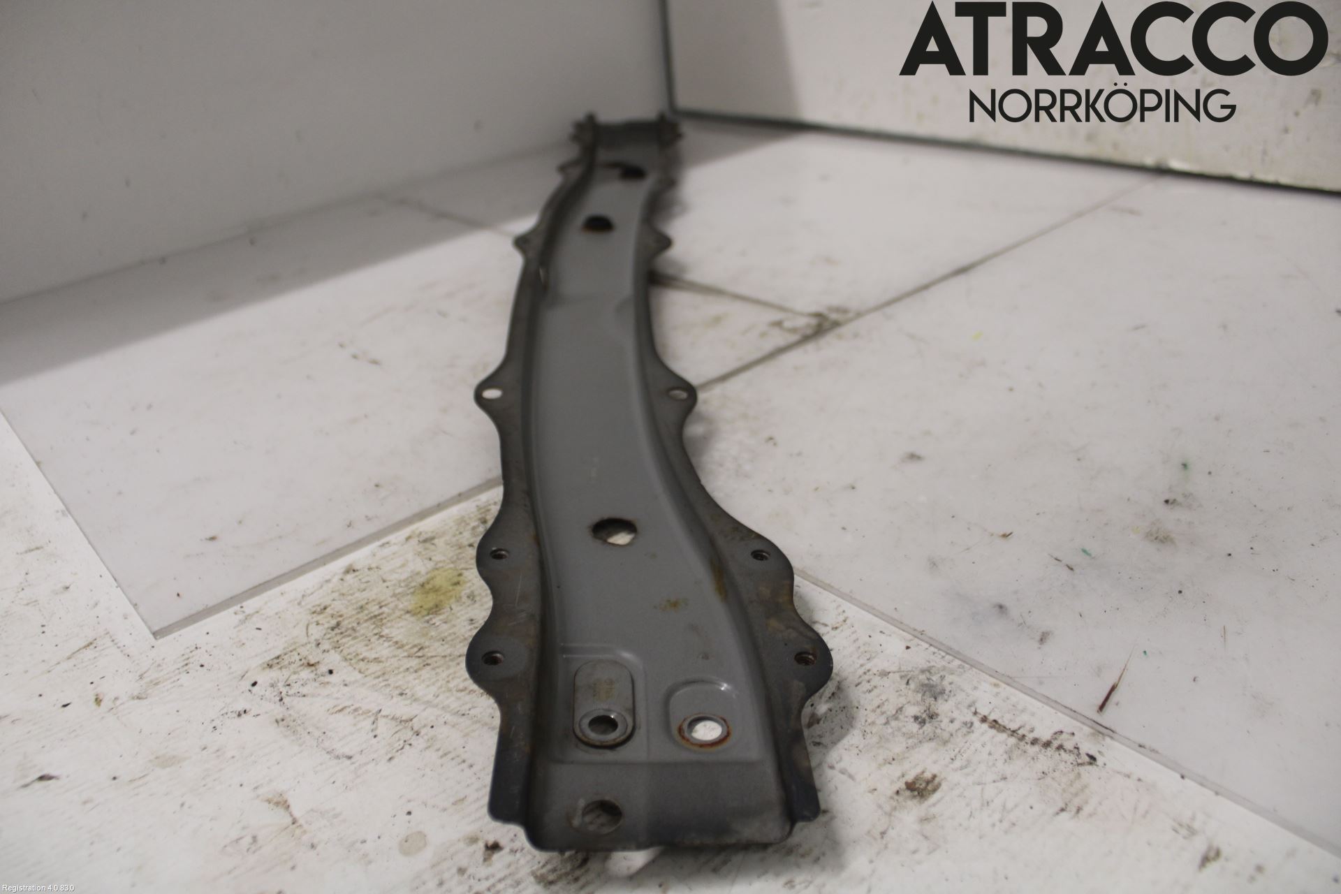 Toyota AYGO 06-14 Radiator Feste - Ramme - Bjelk