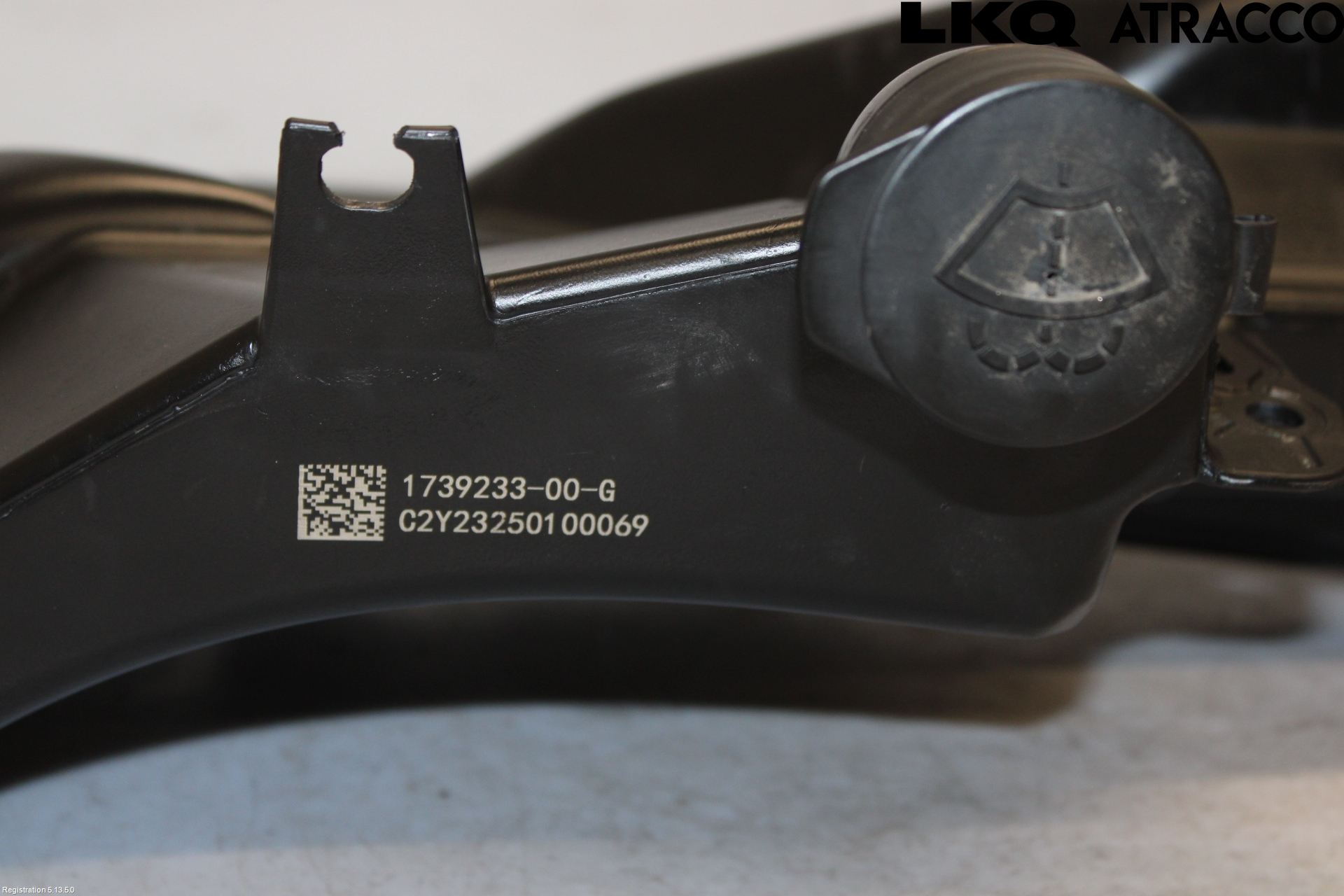 Tesla MODEL 3 17- Spylerbeholder Frontrute-Lykte
