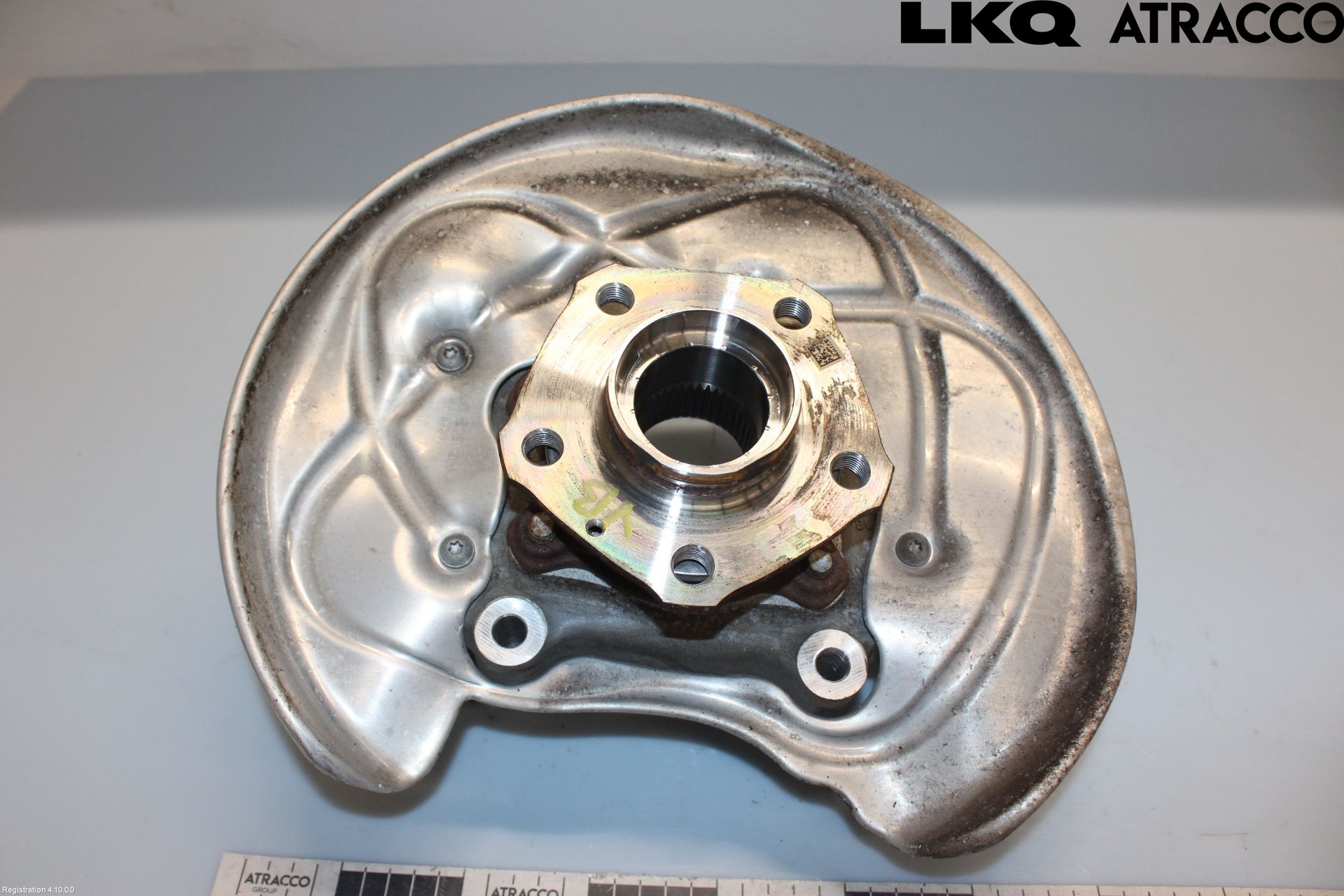 Audi A6 F2/C8 19- Spindel Vb