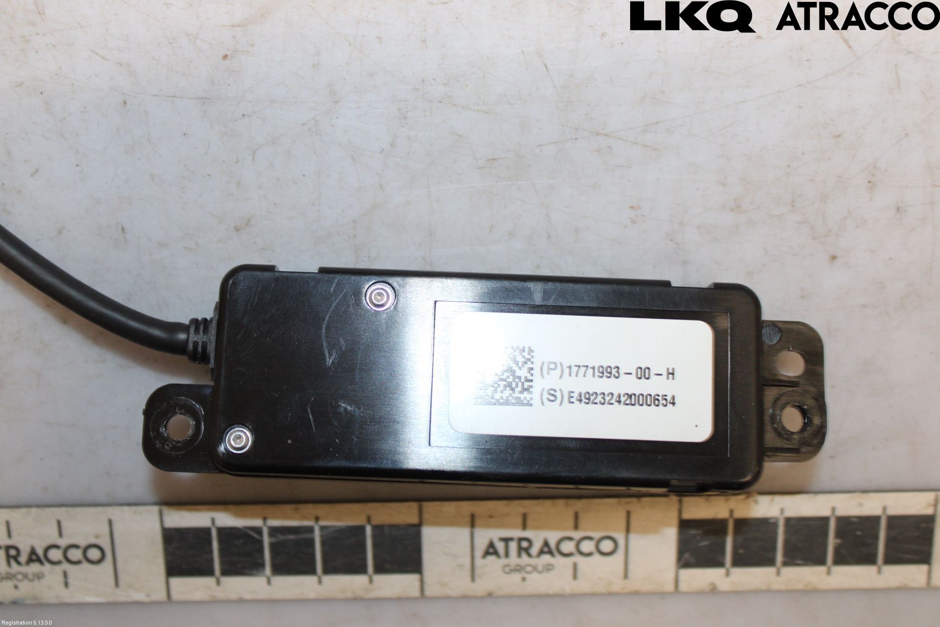Tesla MODEL 3 17- Usb Connection