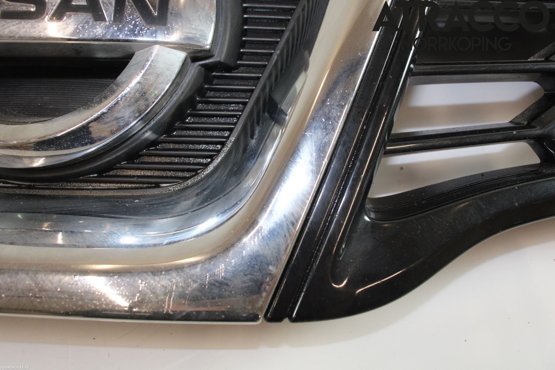 Nissan QASHQAI 10-14 Grill Komplett