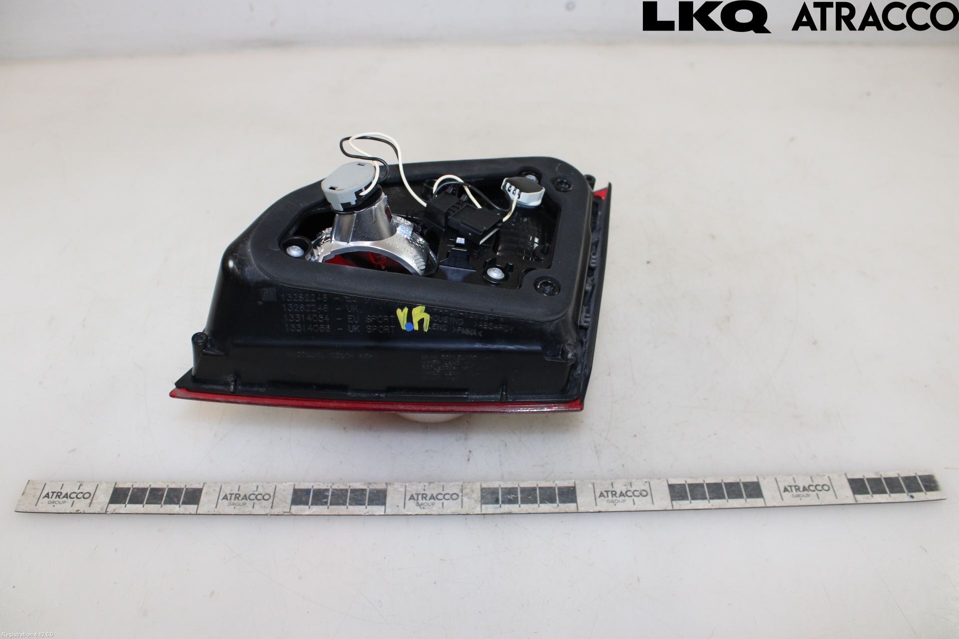 Opel ASTRA J 10-15 Baklykt Venstre  På Luke(Indre