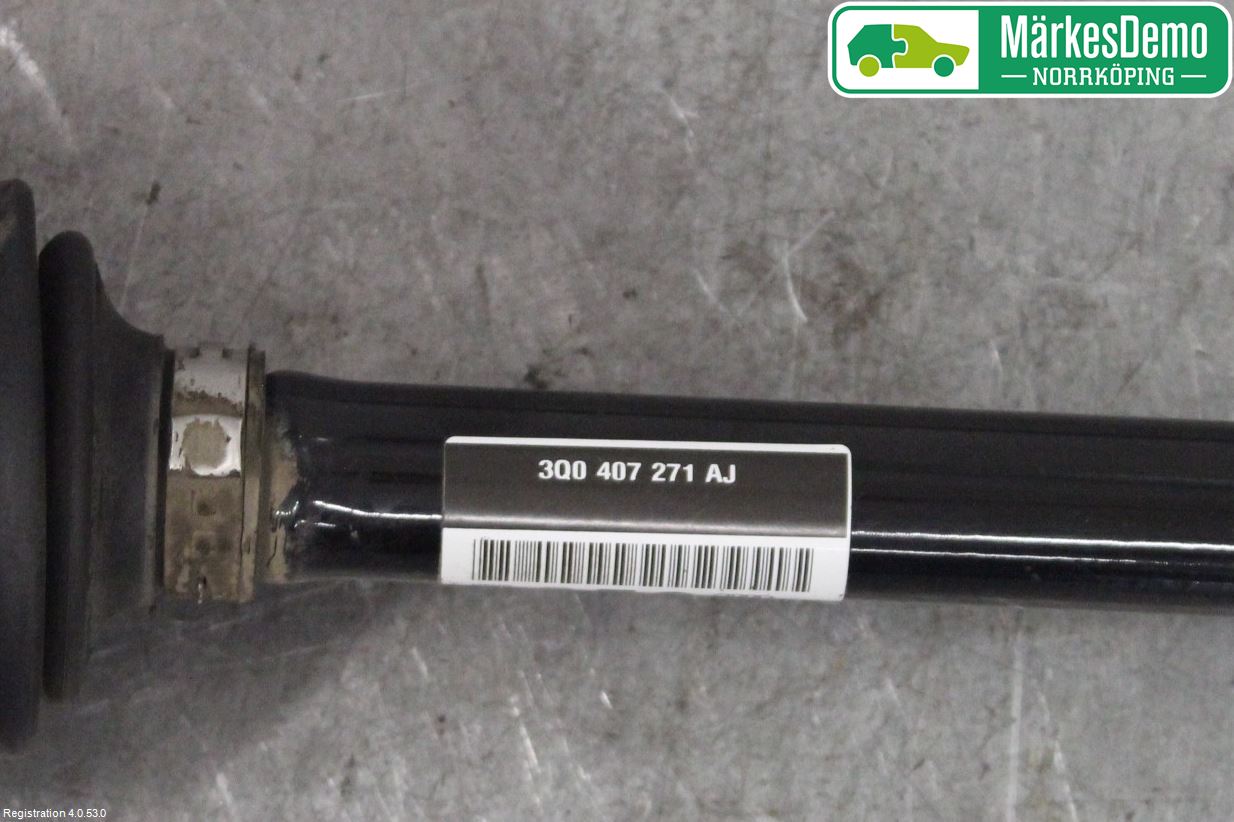 Volkswagen VW PASSAT 15-19 Drivaksel Foran Kompl Venstre