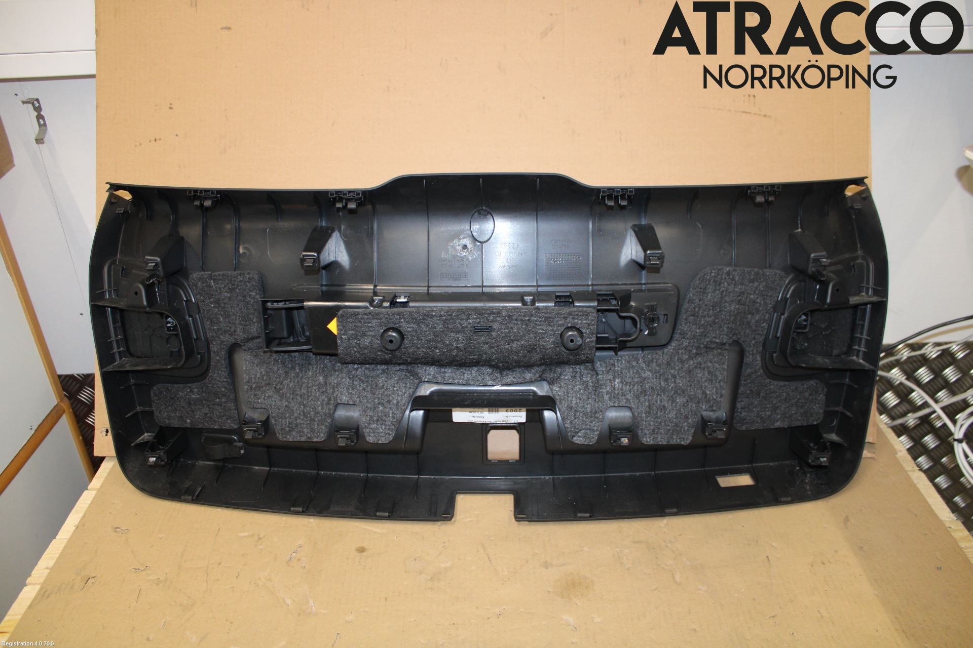 Audi A6 ALLROAD 12-18 Innr Bakluketrekk