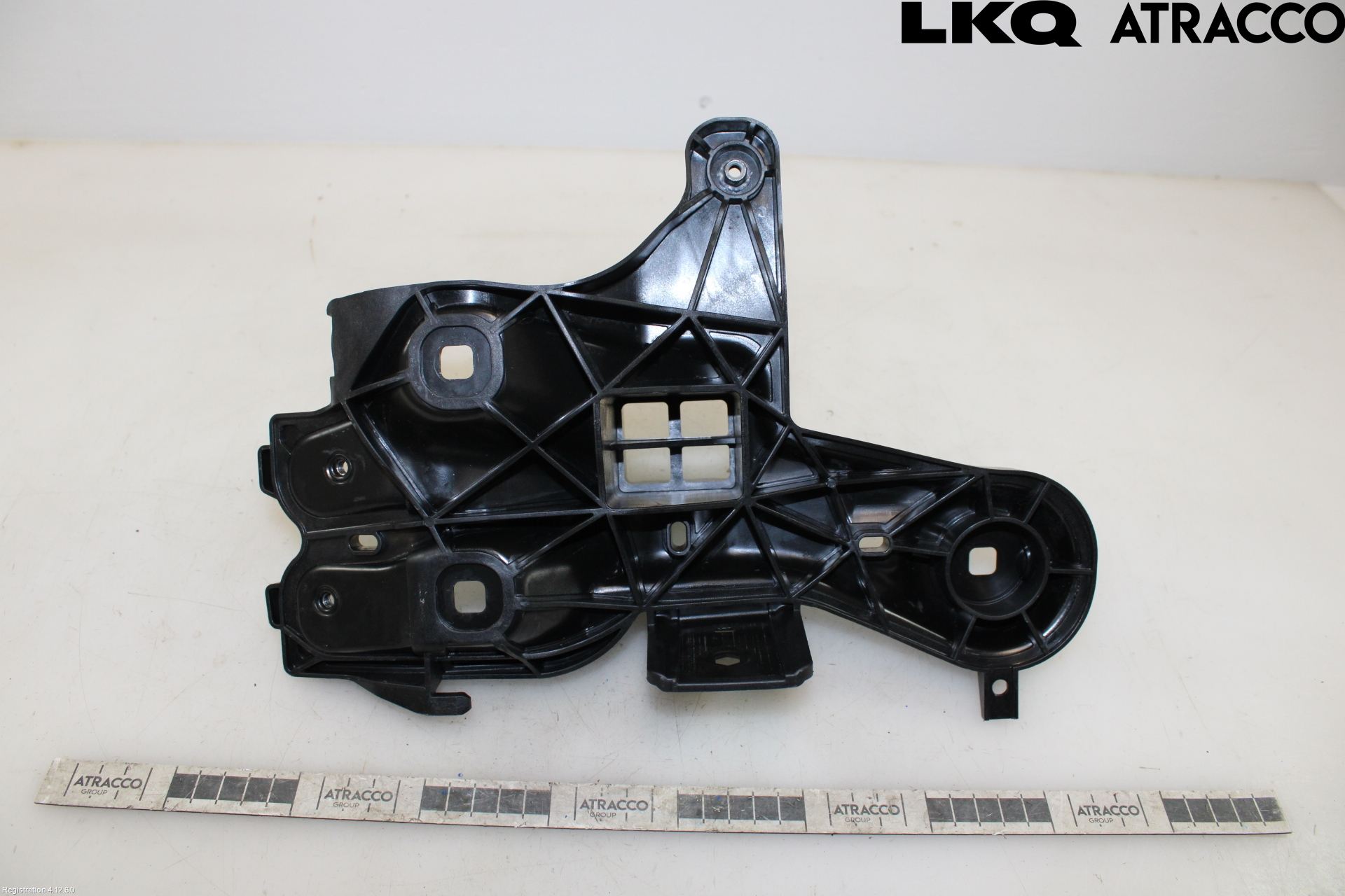 Audi Q6 E-TRON CN 24- Frontlykt Holder-Feste