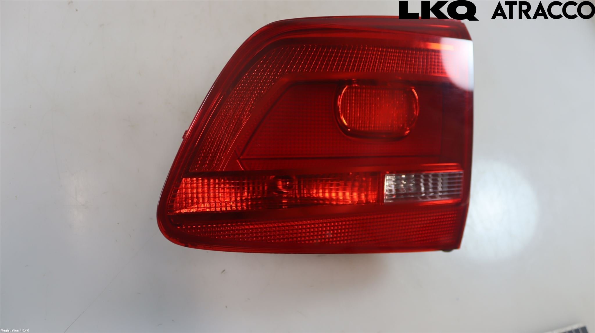 Volkswagen VW TOURAN 10-15 Baklykt Høyre  På Luke(Indre)