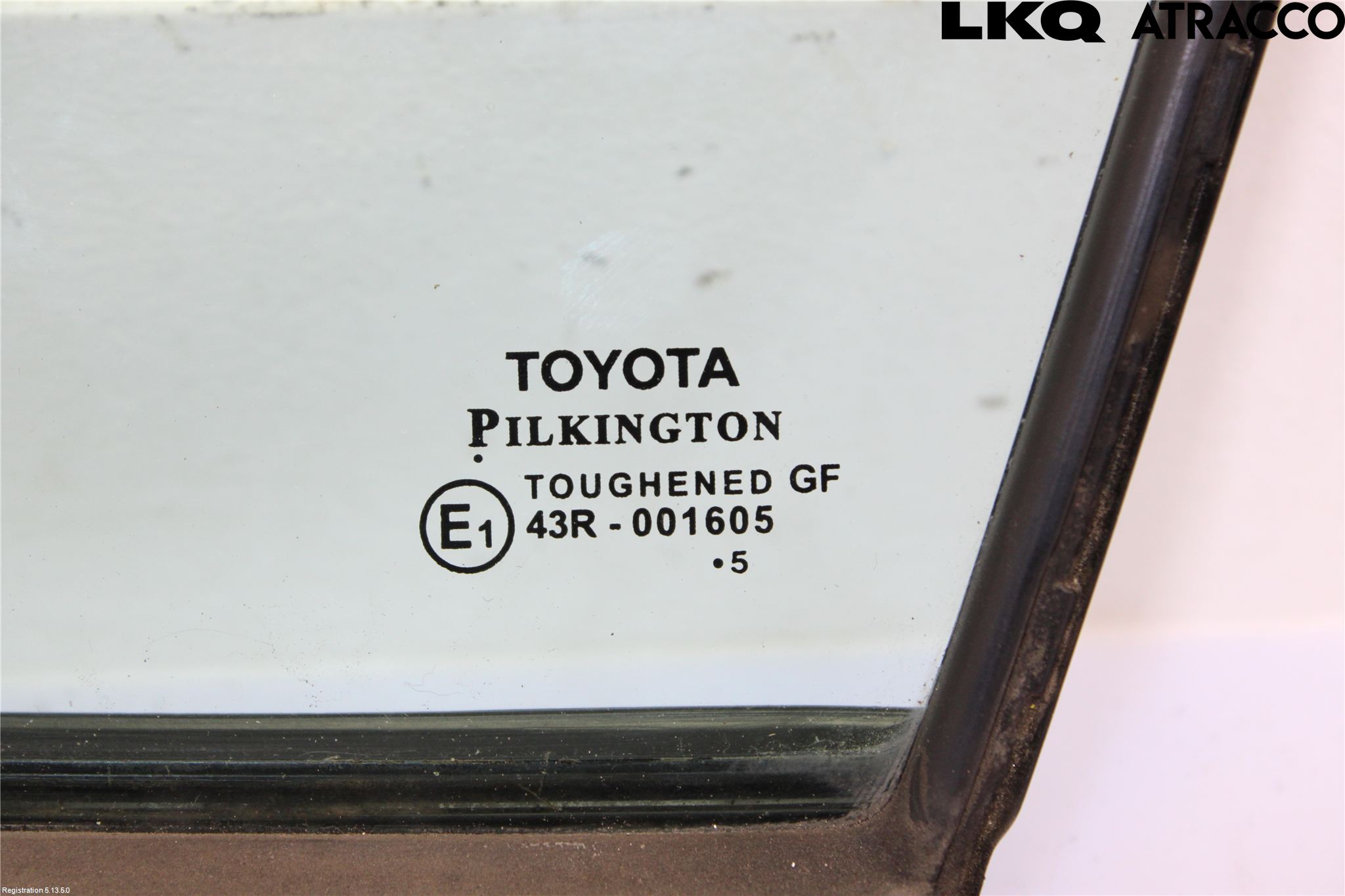 Toyota AVENSIS 16-18 Dørrute Foran Høyre Trekant