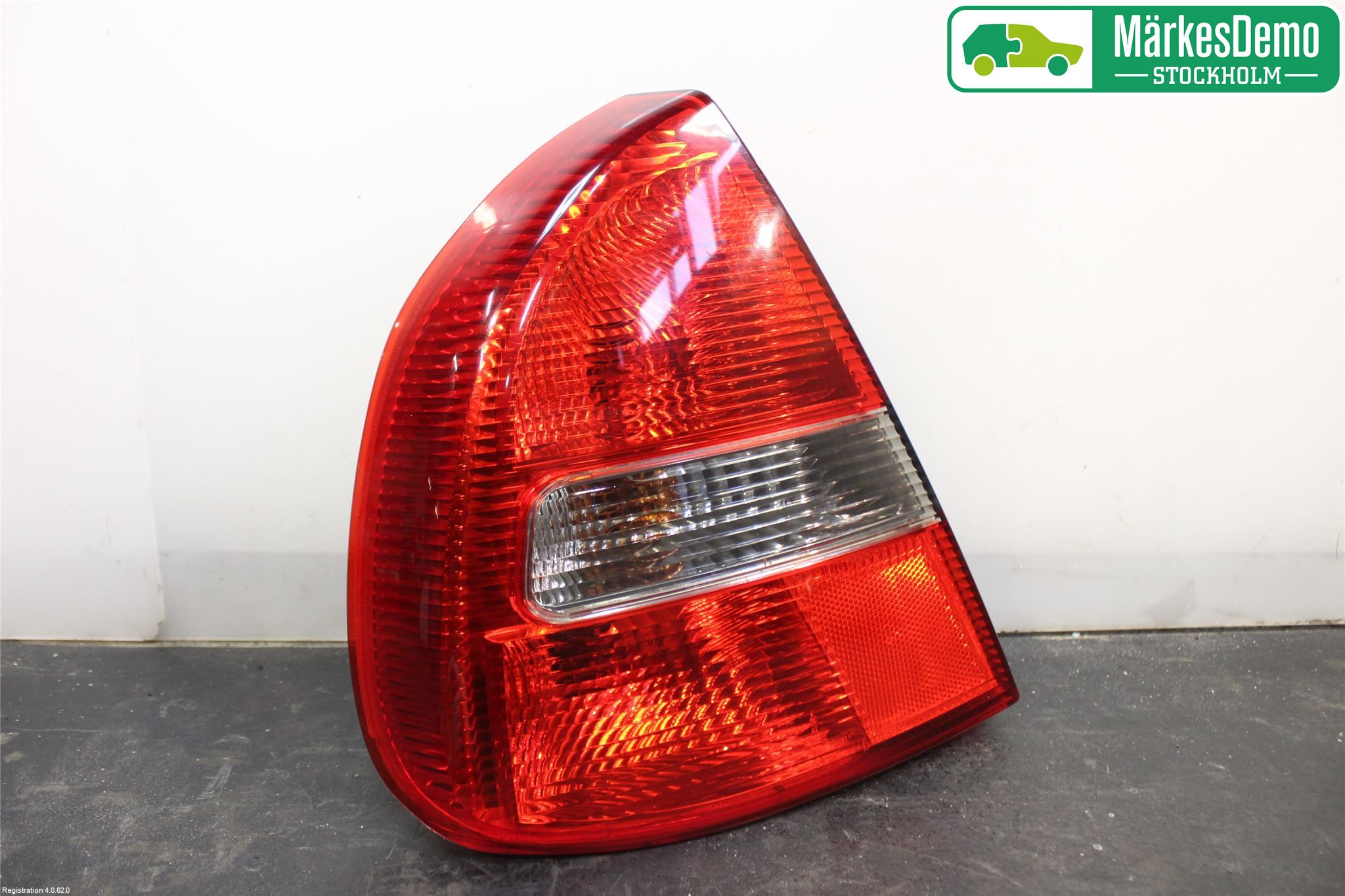Mitsubishi CARISMA 00-04 Baklykt Venstre