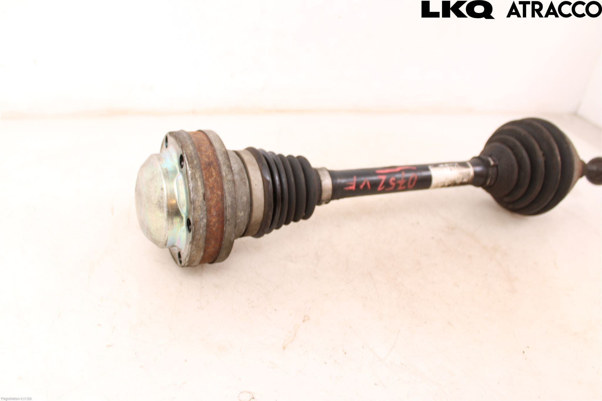 Volkswagen VW PASSAT 05-11 Drivaksel Foran Kompl Venstre
