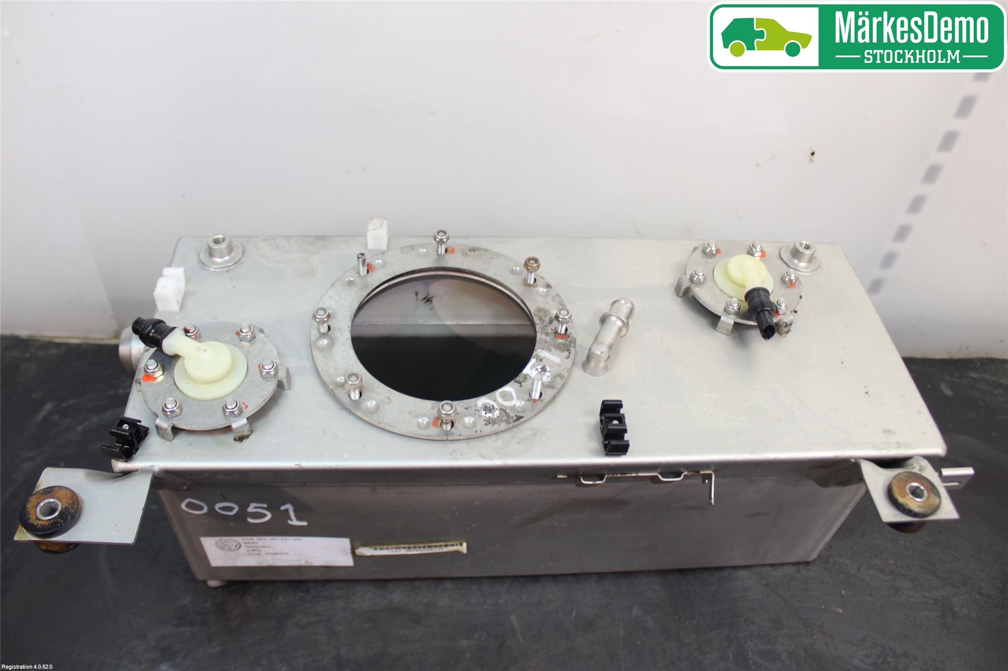 Volkswagen VW CADDY      04-10 Drivstofftank