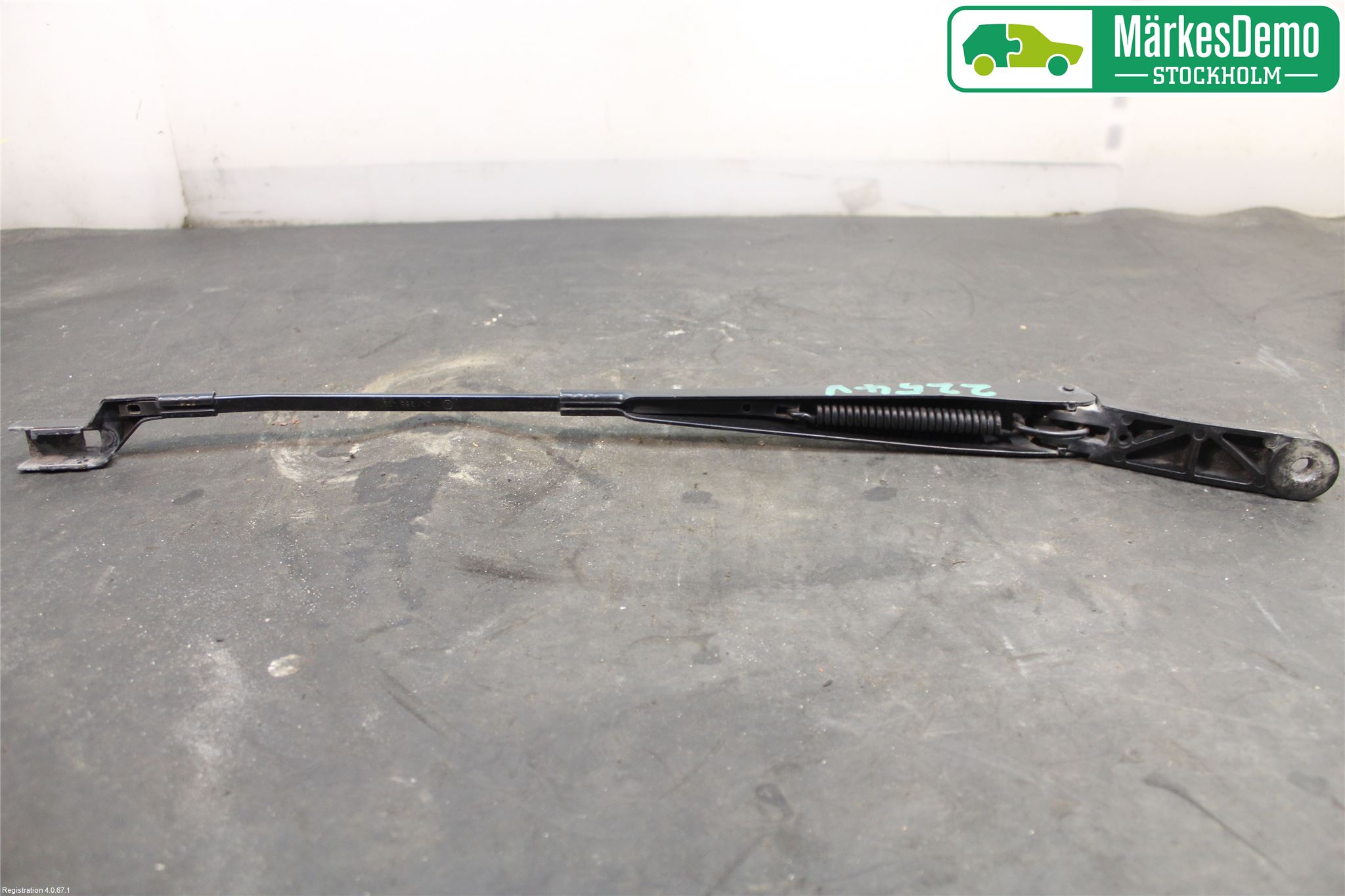 Volkswagen VW CADDY      04-10 Viskerarm-Armer Frontrute
