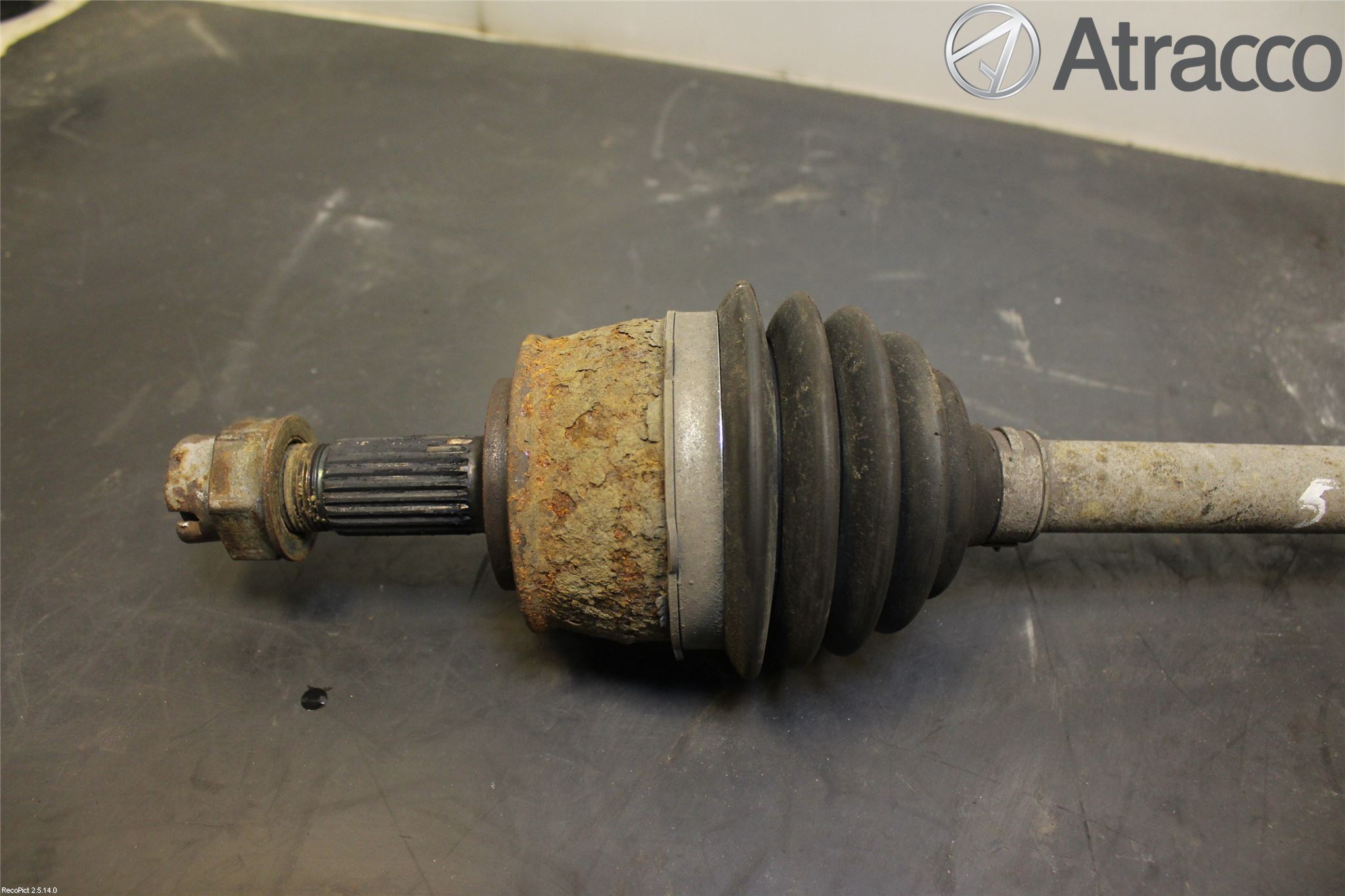 Fiat GRANDE PUNTO 05-10 Drivaksel Foran Kompl Venstre