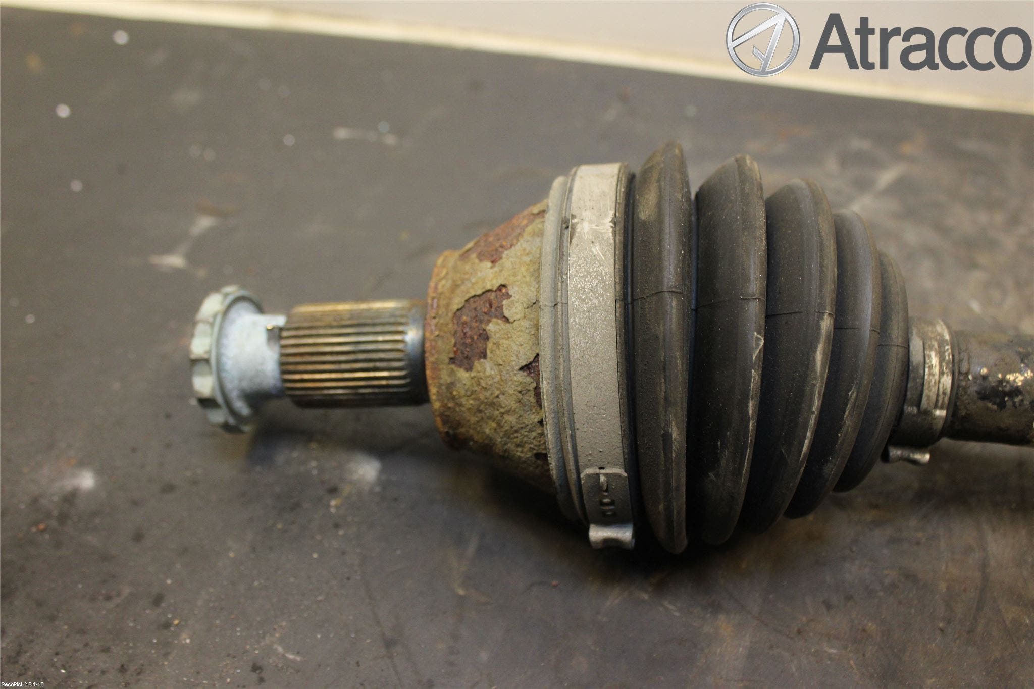 Volkswagen VW POLO 10-17 Drivaksel Foran Kompl Venstre