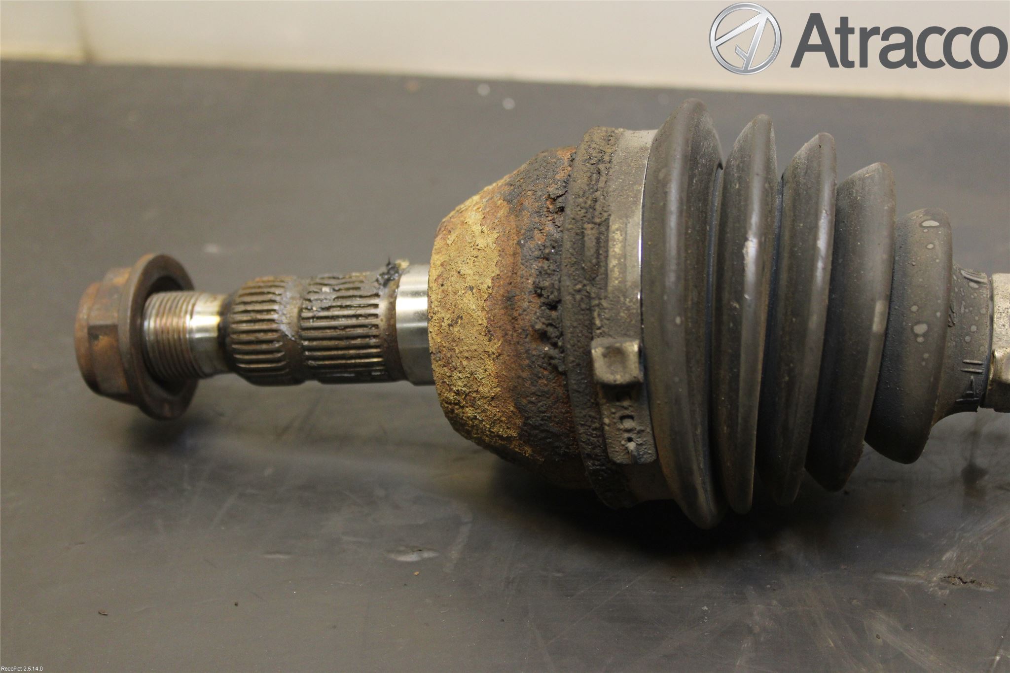 Opel ASTRA H 04-12 Drivaksel Foran Kompl Venstre