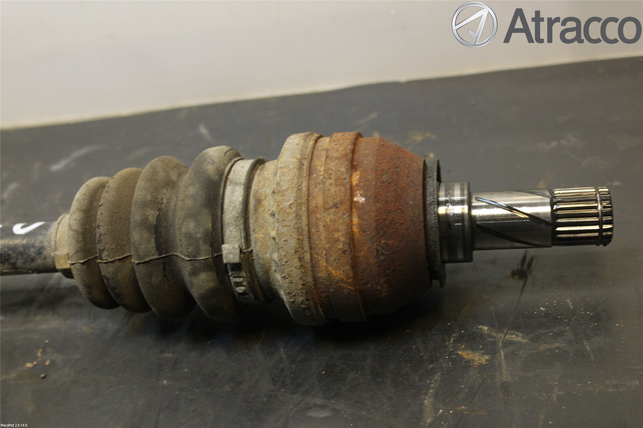 Opel ASTRA H 04-12 Drivaksel Foran Kompl Venstre