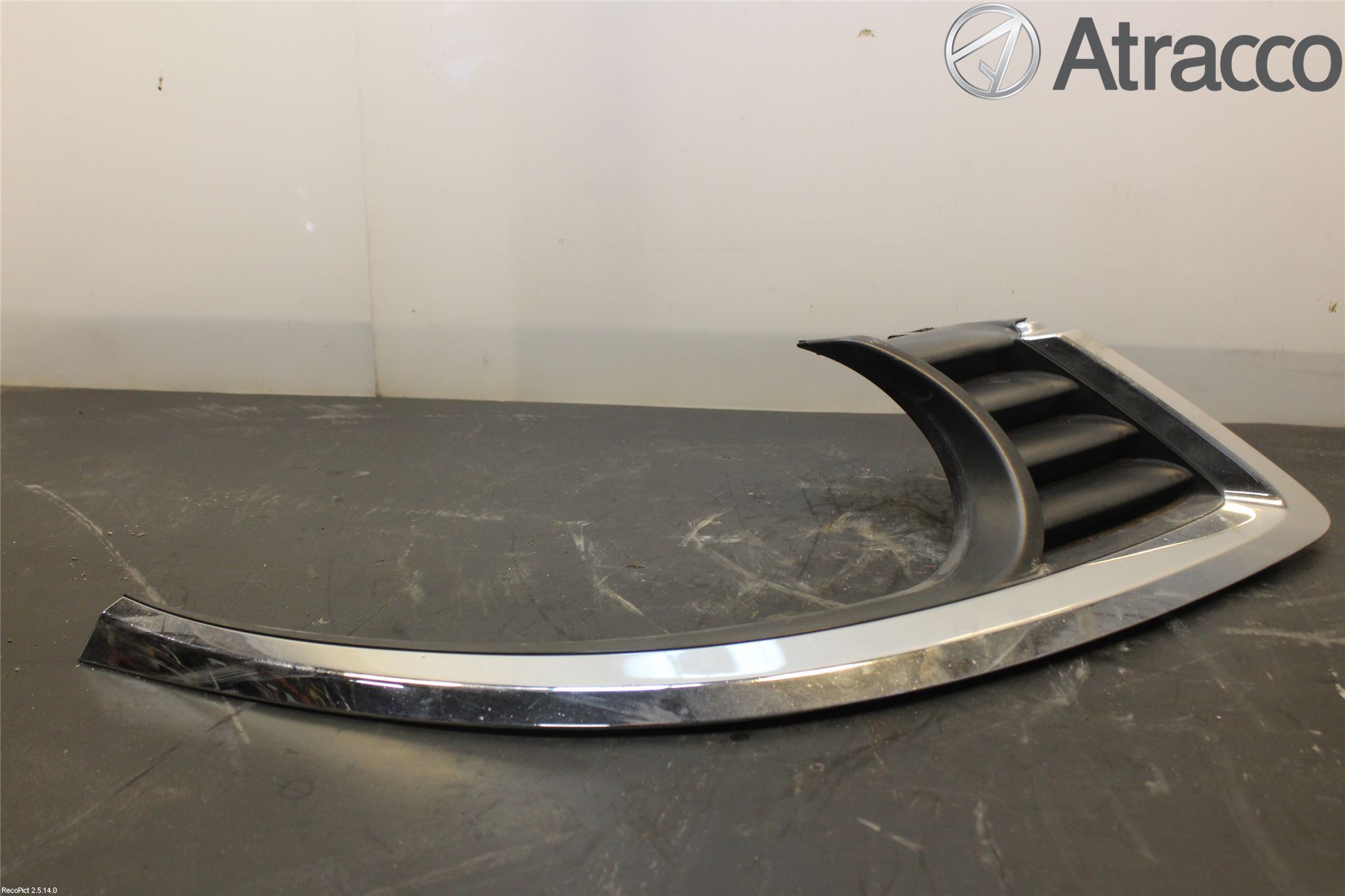 Saab 9-5     06-10 Frontlykt Ramme H Lyktering