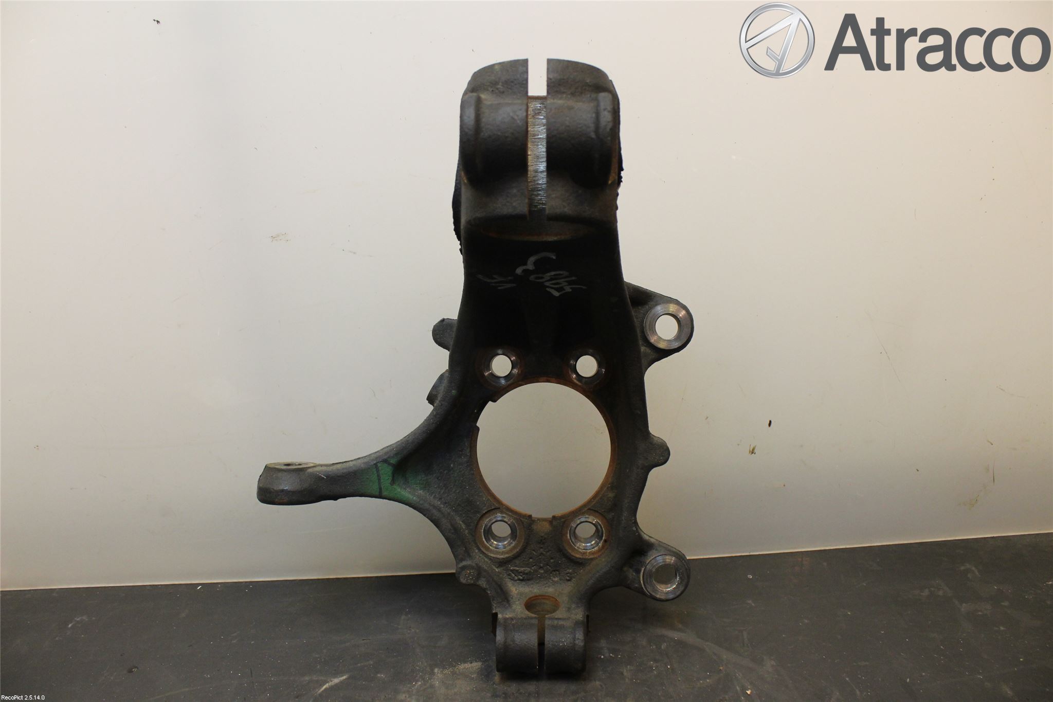 Nissan QASHQAI 14-17 Spindel Vf