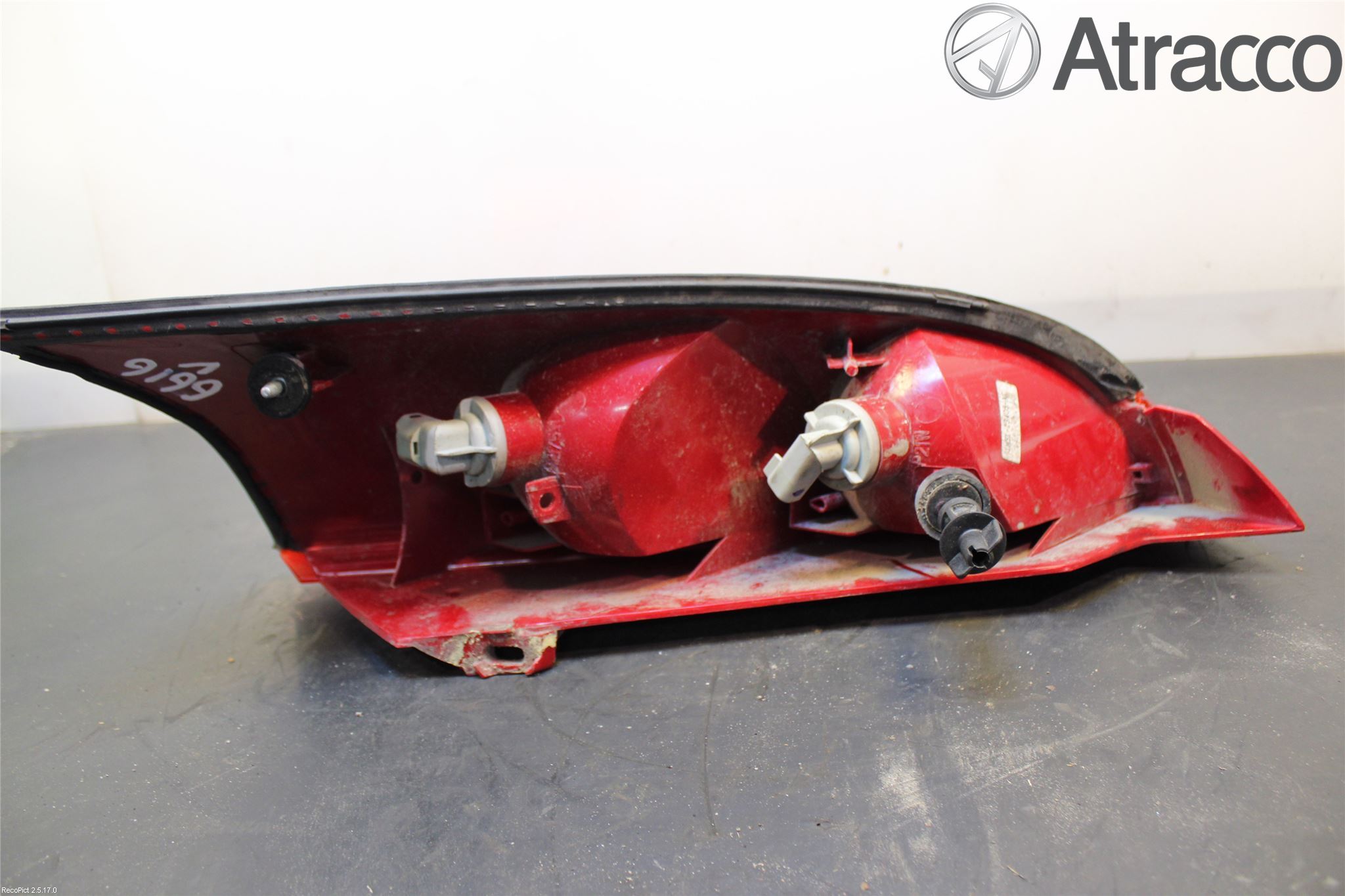Ford FOCUS     99-04 Baklykt Venstre