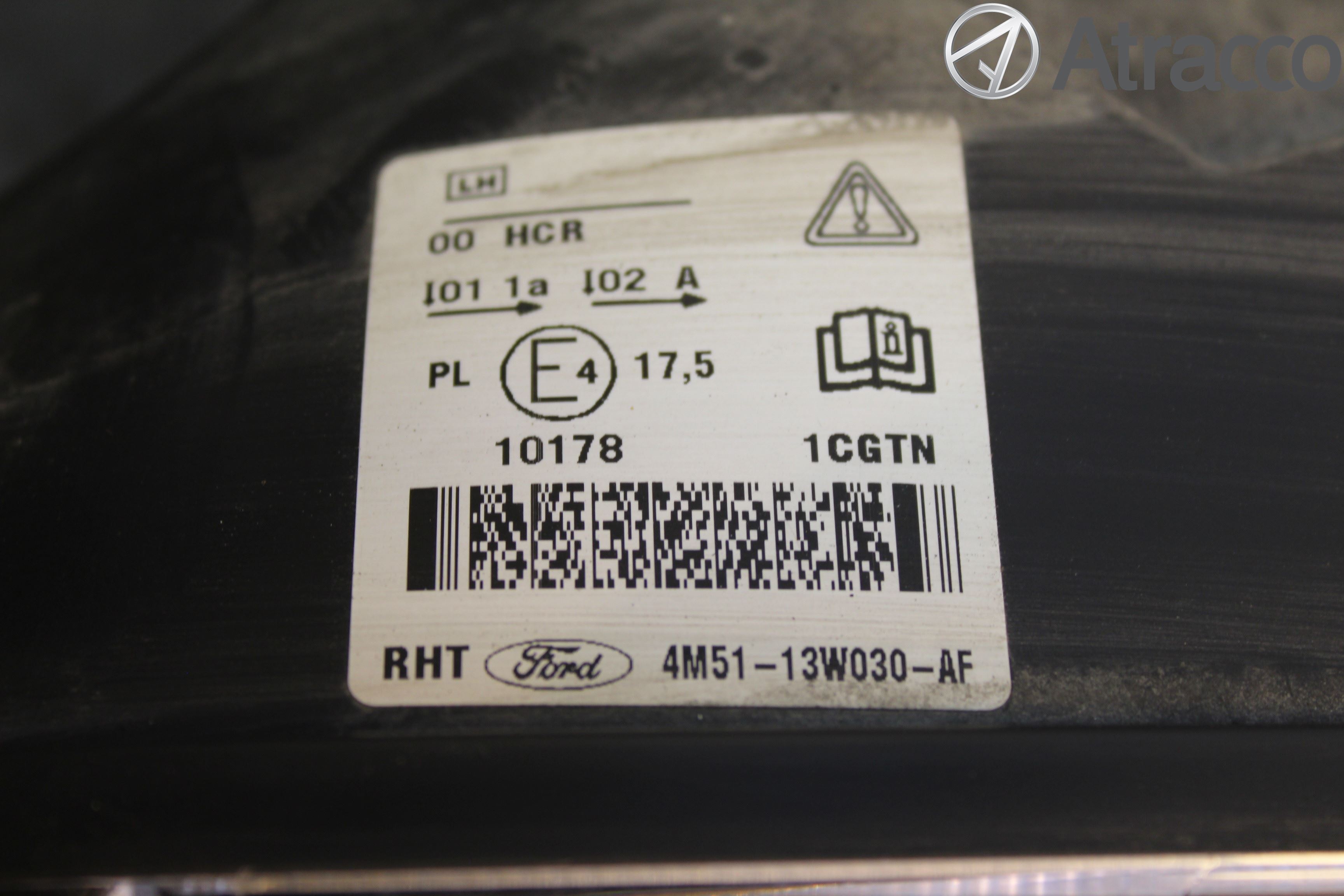 Ford FOCUS     04-07 Frontlykt Venstre