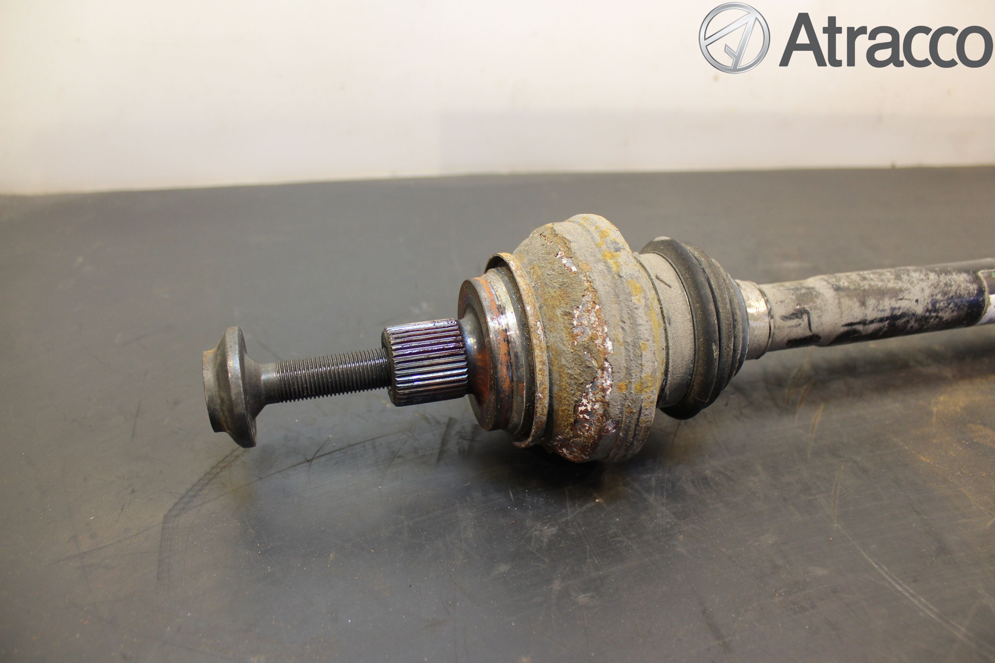 Audi A4/S4 B9 16-19 Drivaksel Bak Kompl Venstre