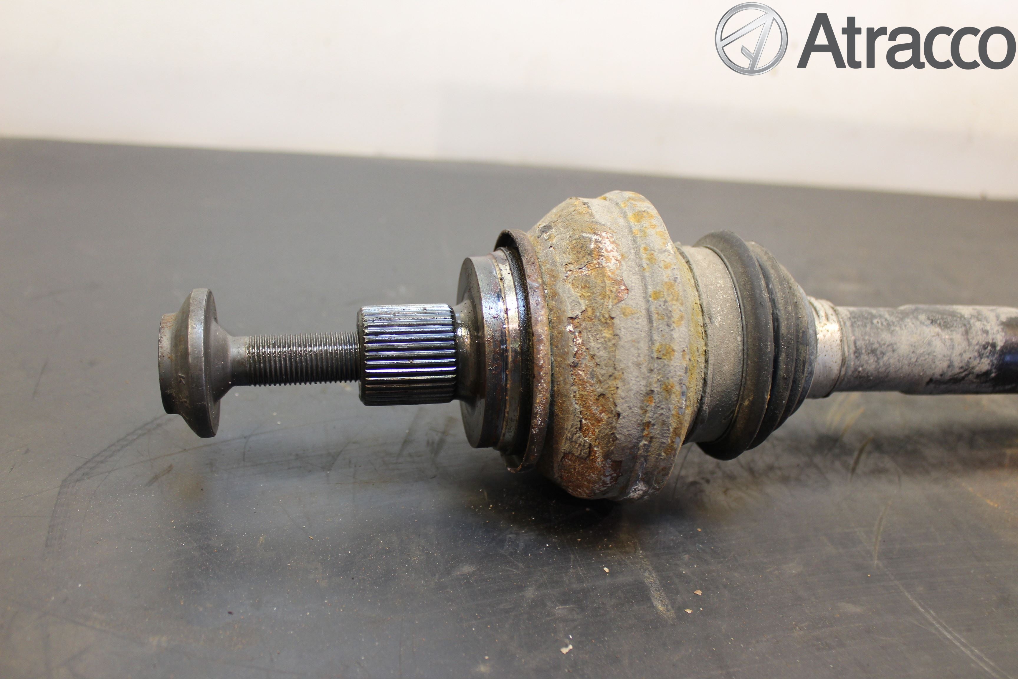 Audi A4/S4 B9 16-19 Drivaksel Bak Kompl Høyre