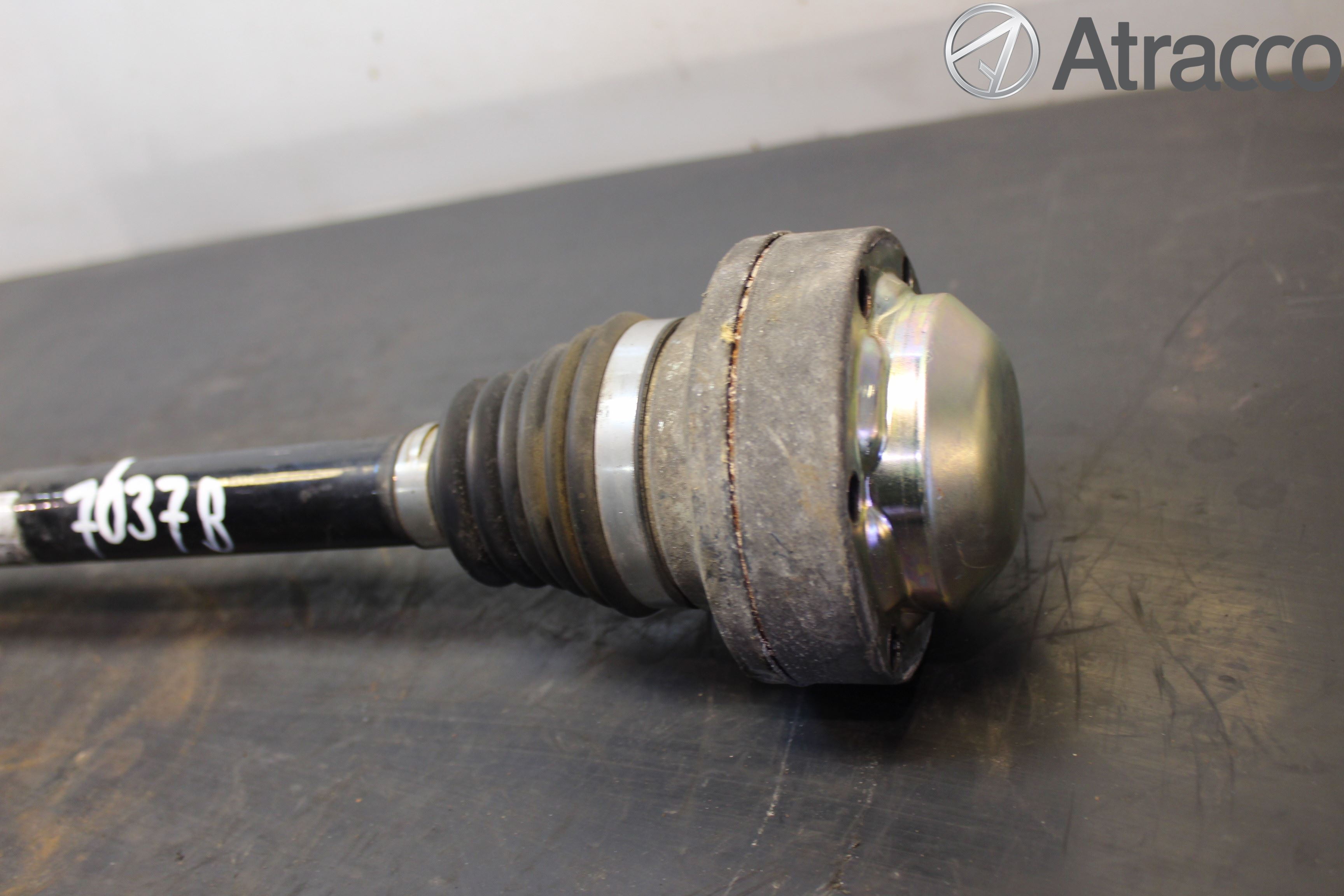 Audi A4/S4 B9 16-19 Drivaksel Bak Kompl Høyre
