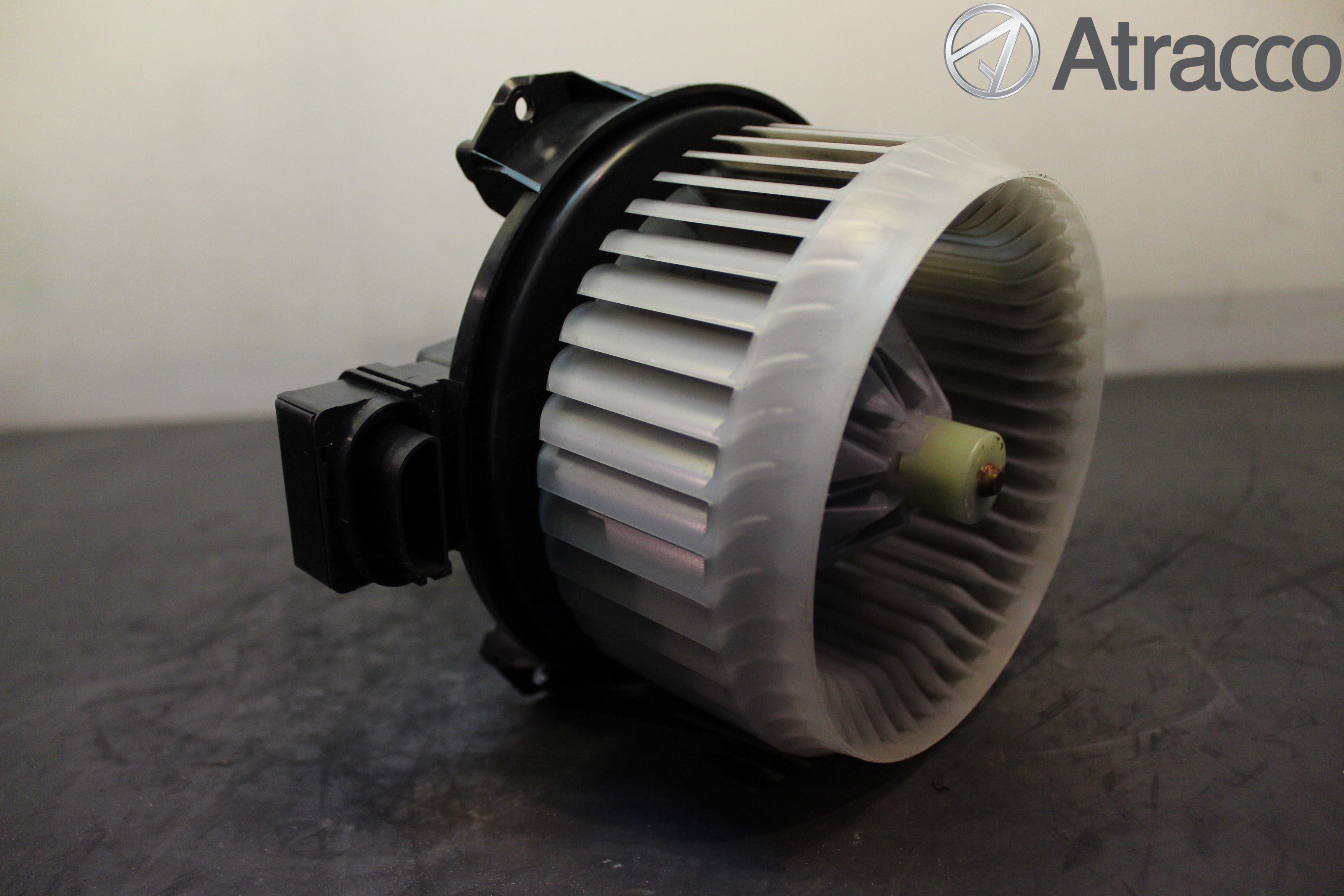 Toyota YARIS XP130 12-14 Varme Ac Varmeapparatvifte