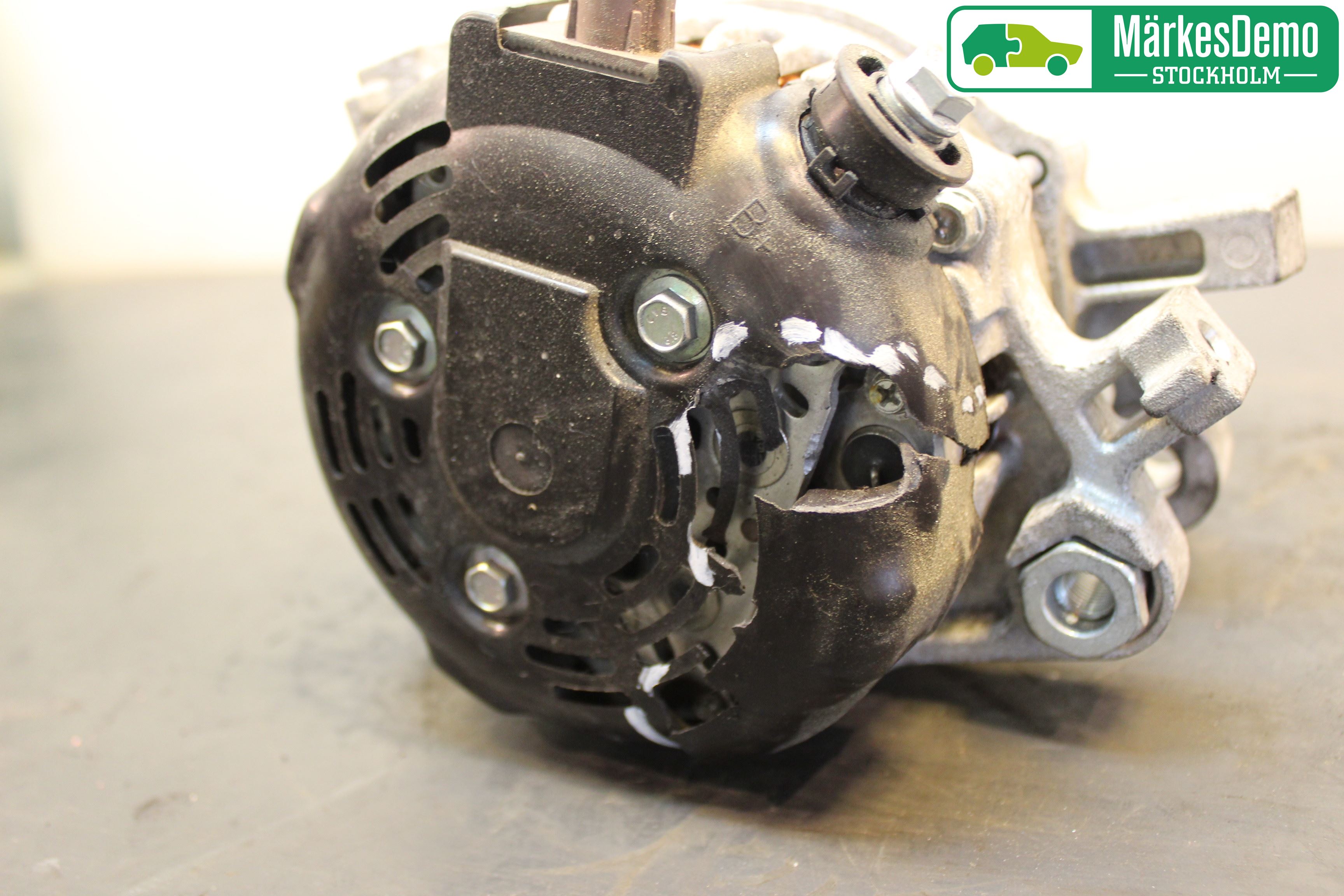 Toyota YARIS XP130 12-14 Dynamo