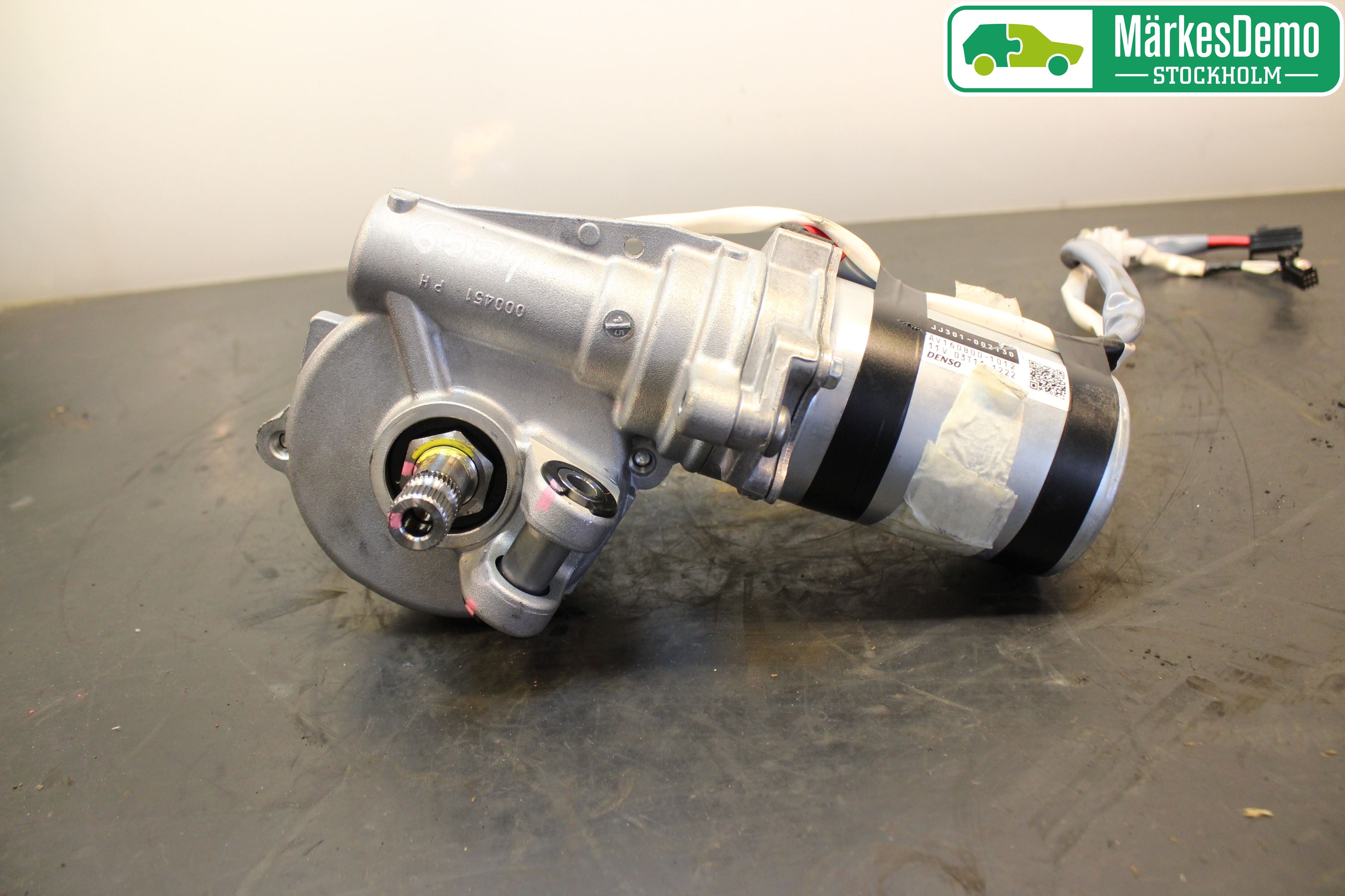 Toyota YARIS XP130 12-14 Rattakselaggregat Innebygd Servo