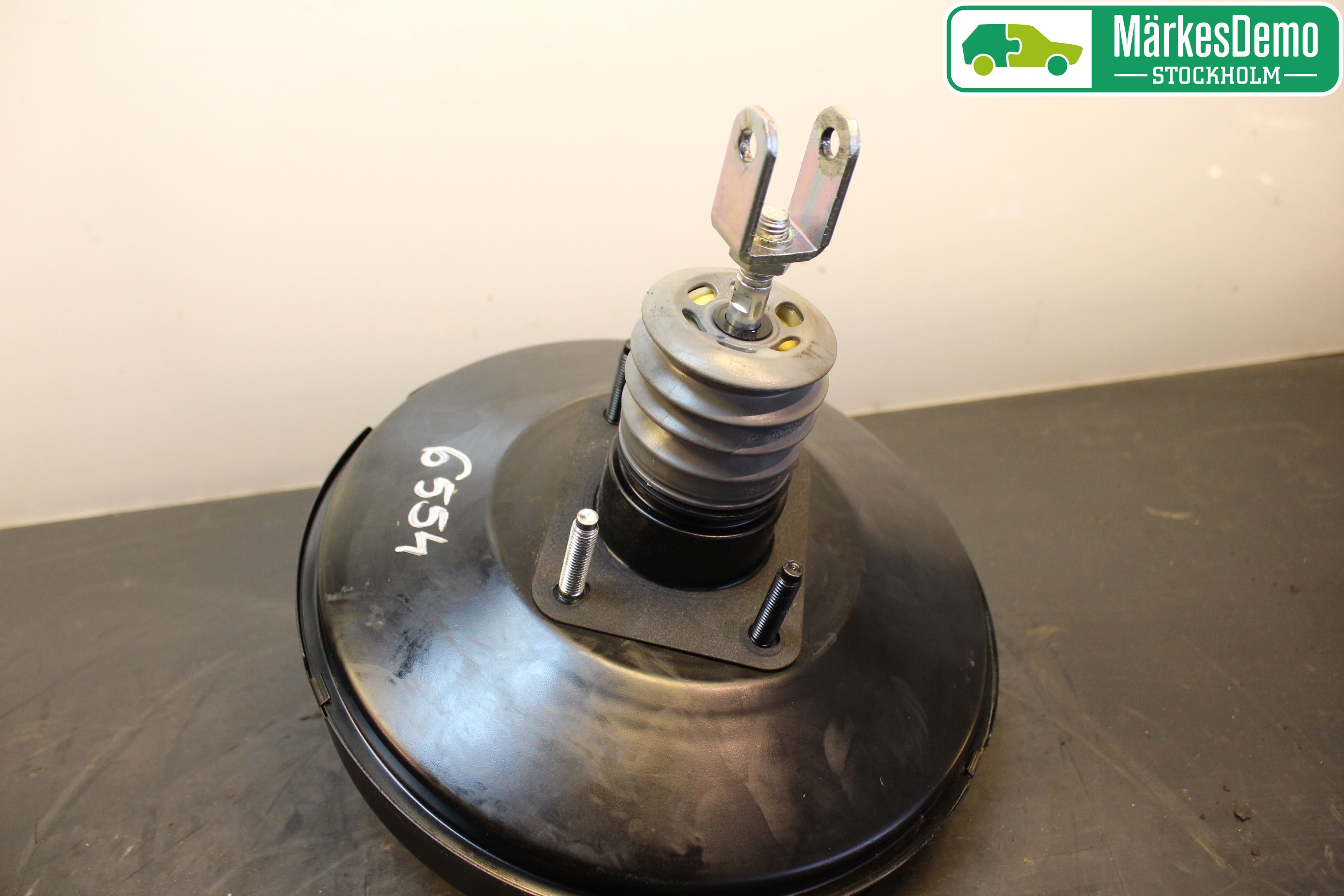 Toyota YARIS XP130 12-14 Bremseservo